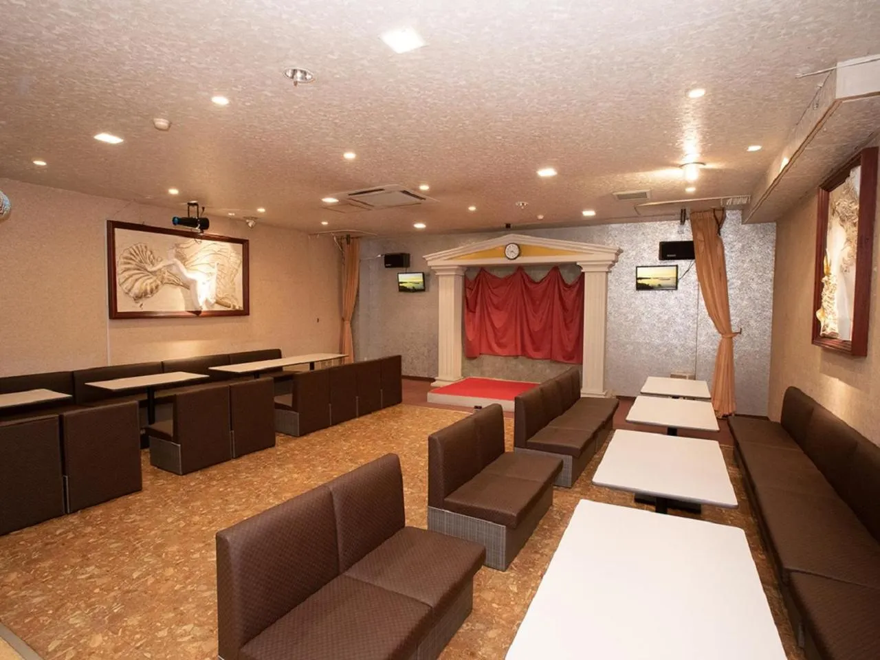 Karaoke in Hotel Okukujikan