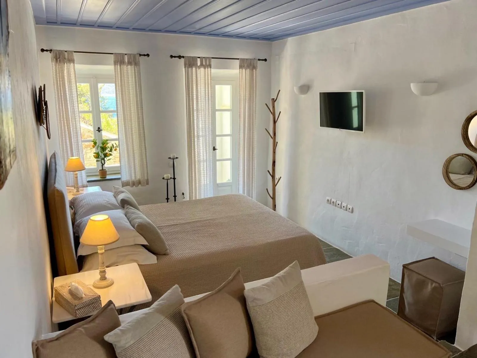 Bed in Niriedes Hotel