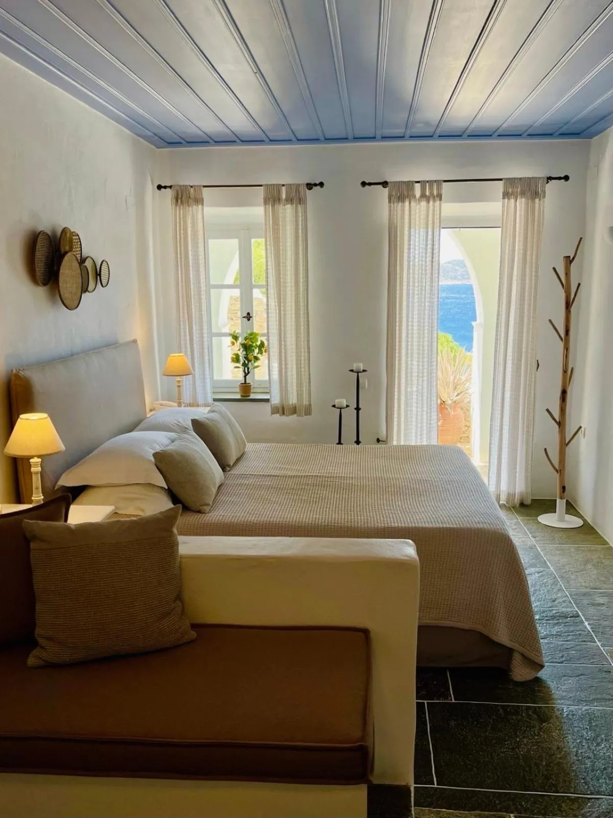 Bed in Niriedes Hotel