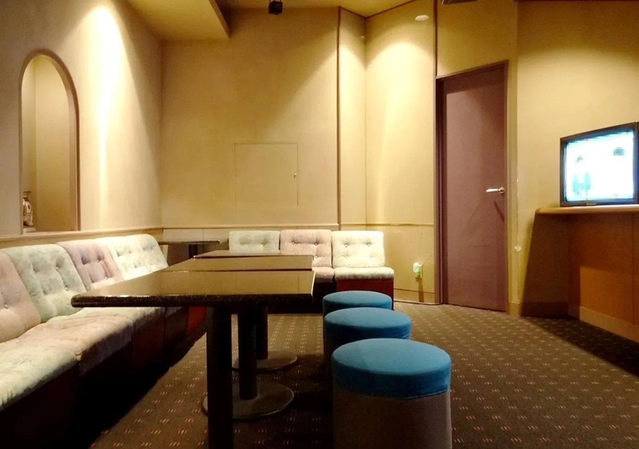 Karaoke in Hotel Yunishigawa