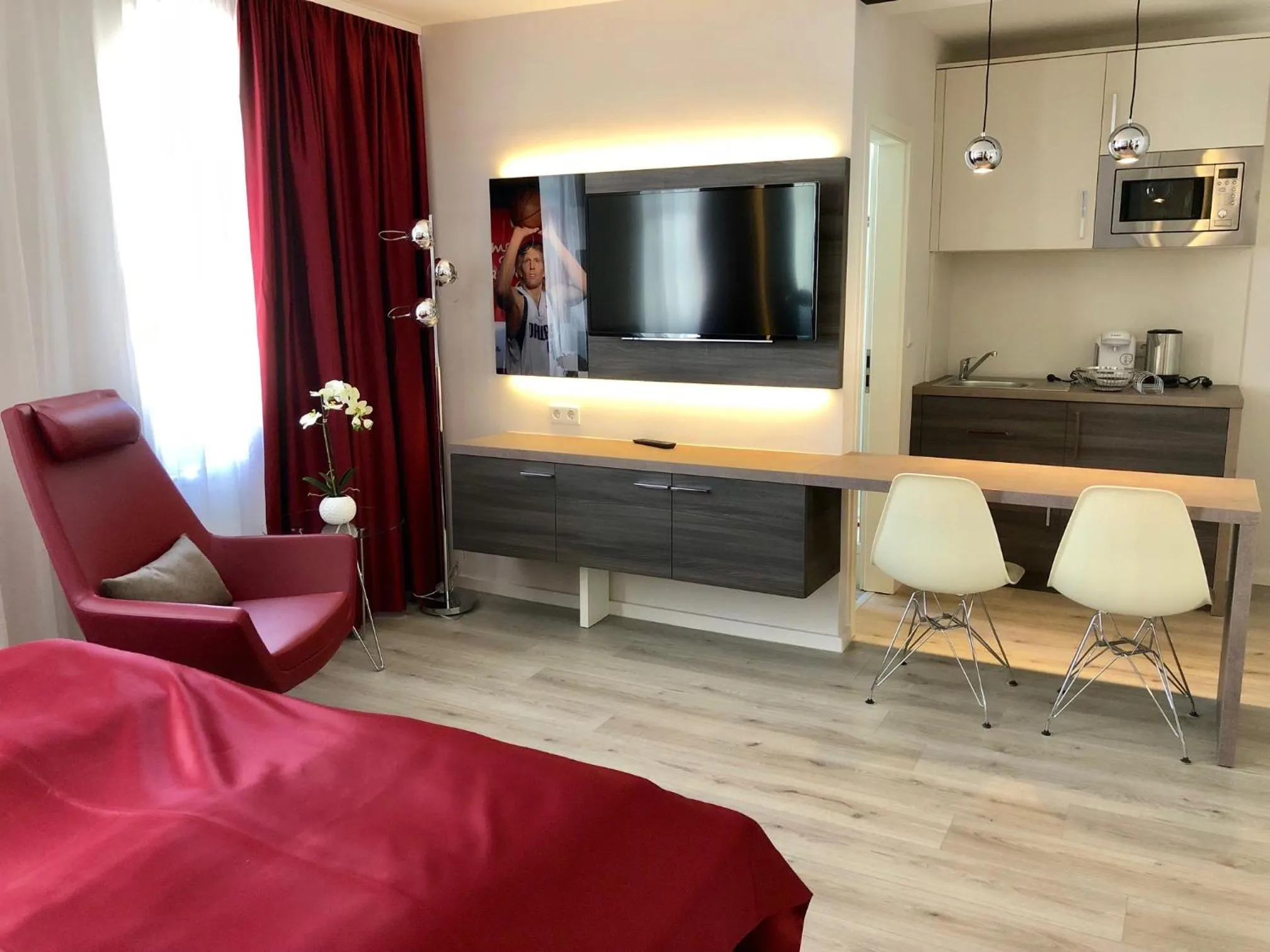 Photo of the whole room in Star Apart Hotel Sachsenhausen