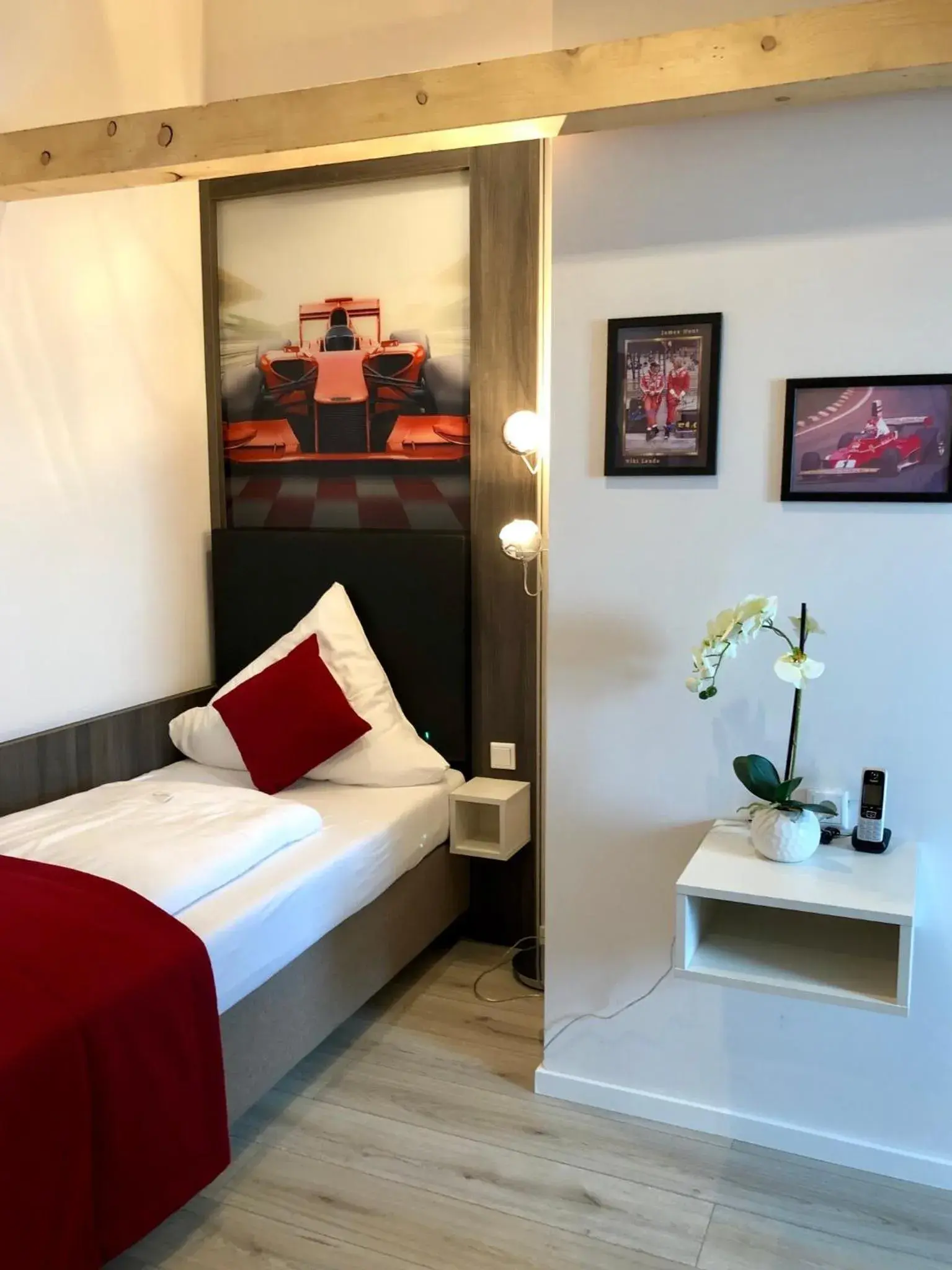 Deluxe Single Room in Star Apart Hotel Sachsenhausen Deluxe Single Room in Star Apart Hotel Sachsenhausen