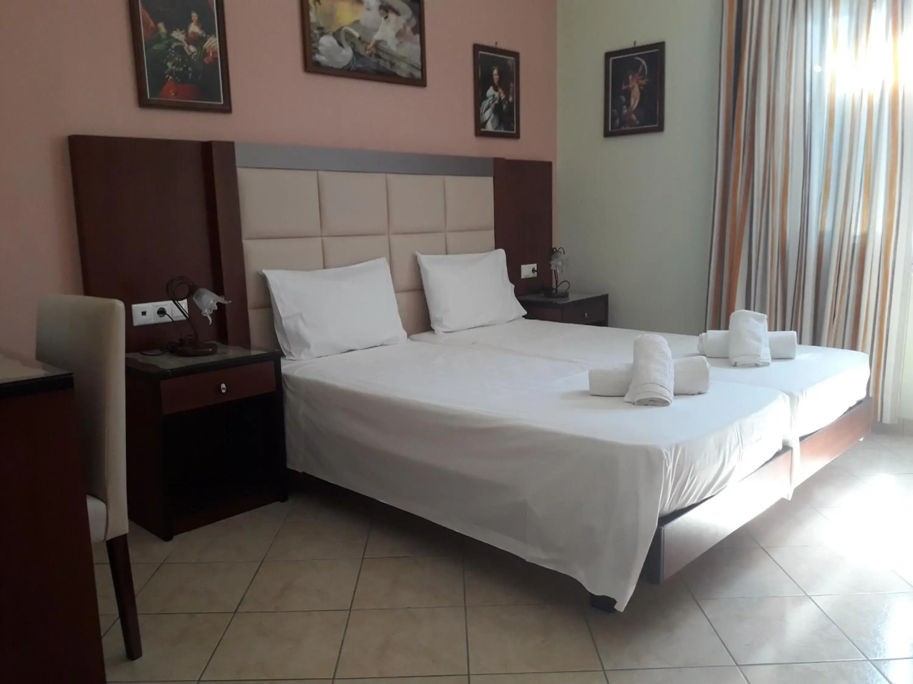 Twin Room in Parthenon Twin Room in Parthenon