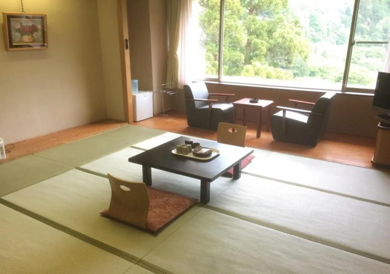 Mountain view in Higashiyama Park Hotel Shinfugetsu