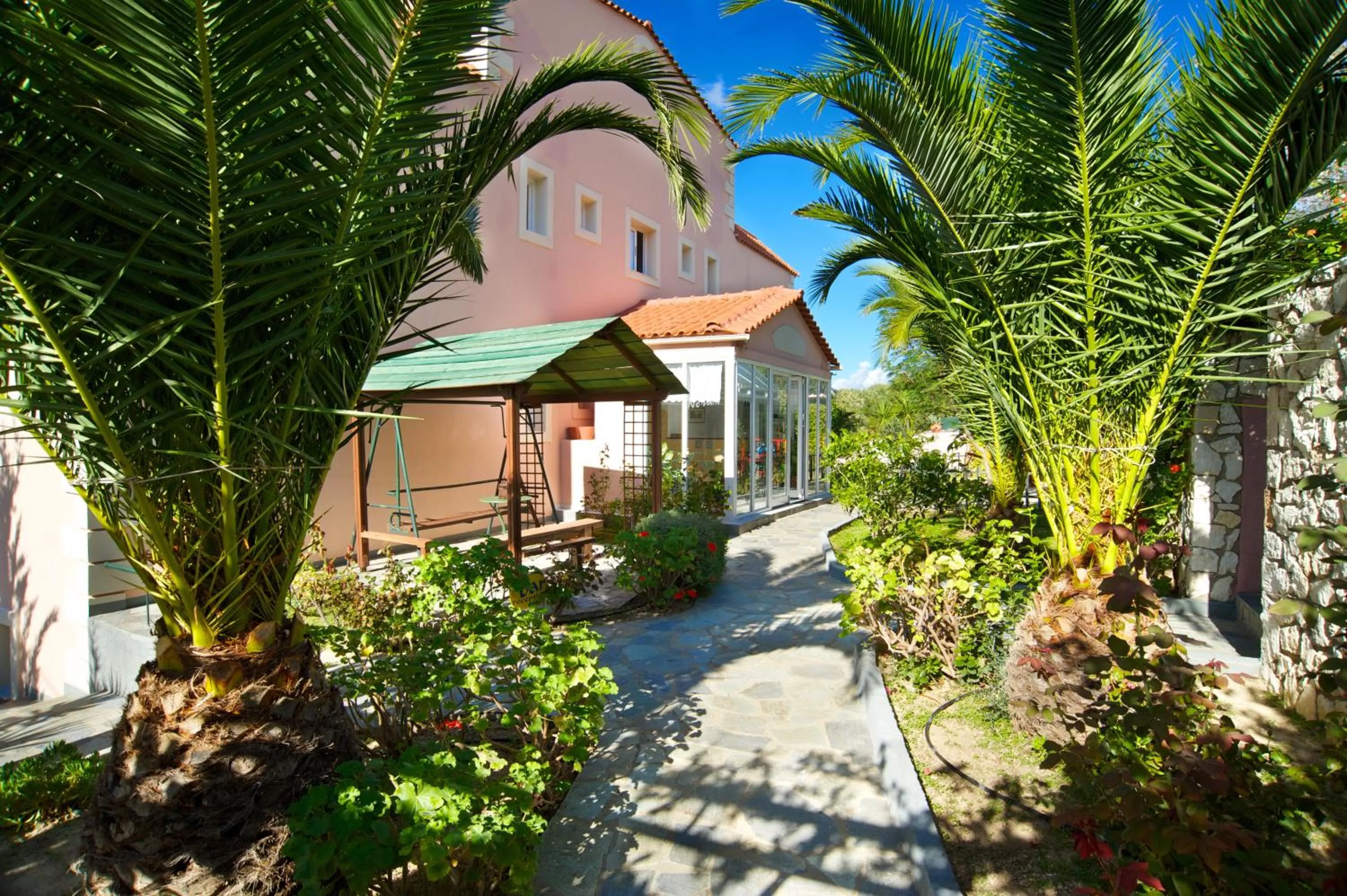 Facade/entrance in Nostos