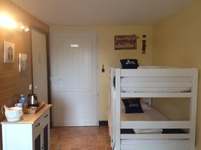 Bed in Île ô des capucins