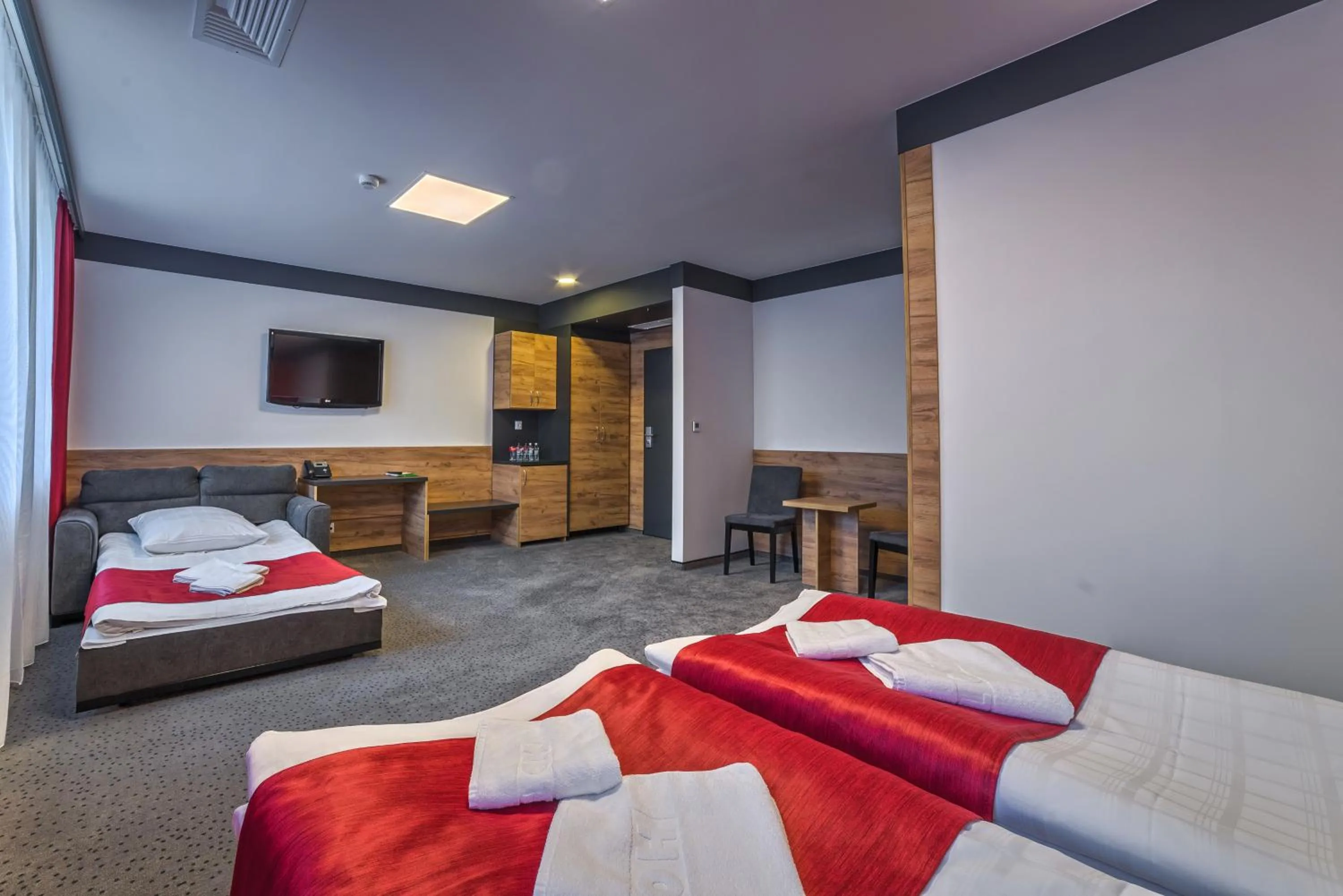 Photo of the whole room, Bed in Hotel Scout