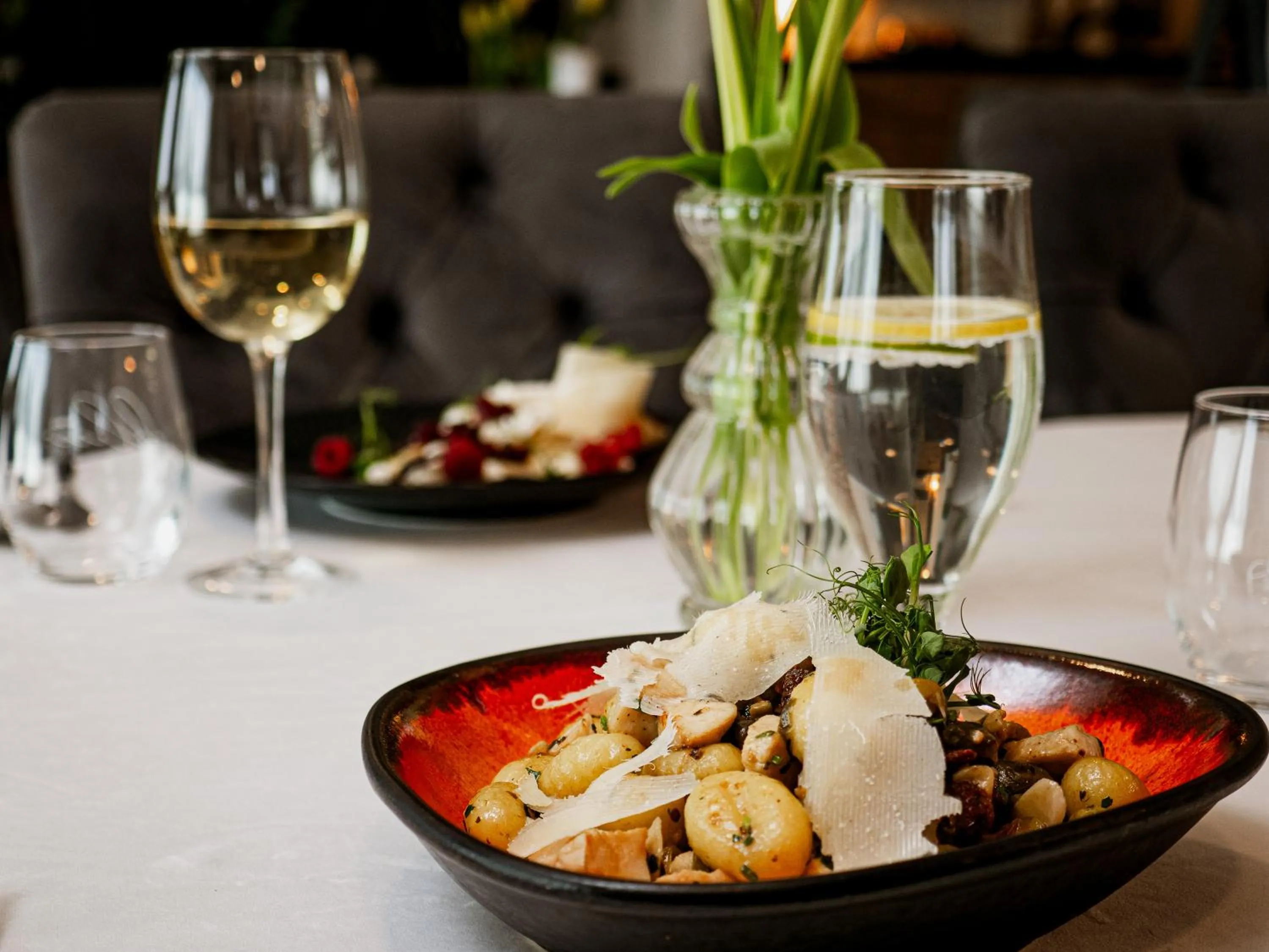 Restaurant/places to eat in Hotel Scout