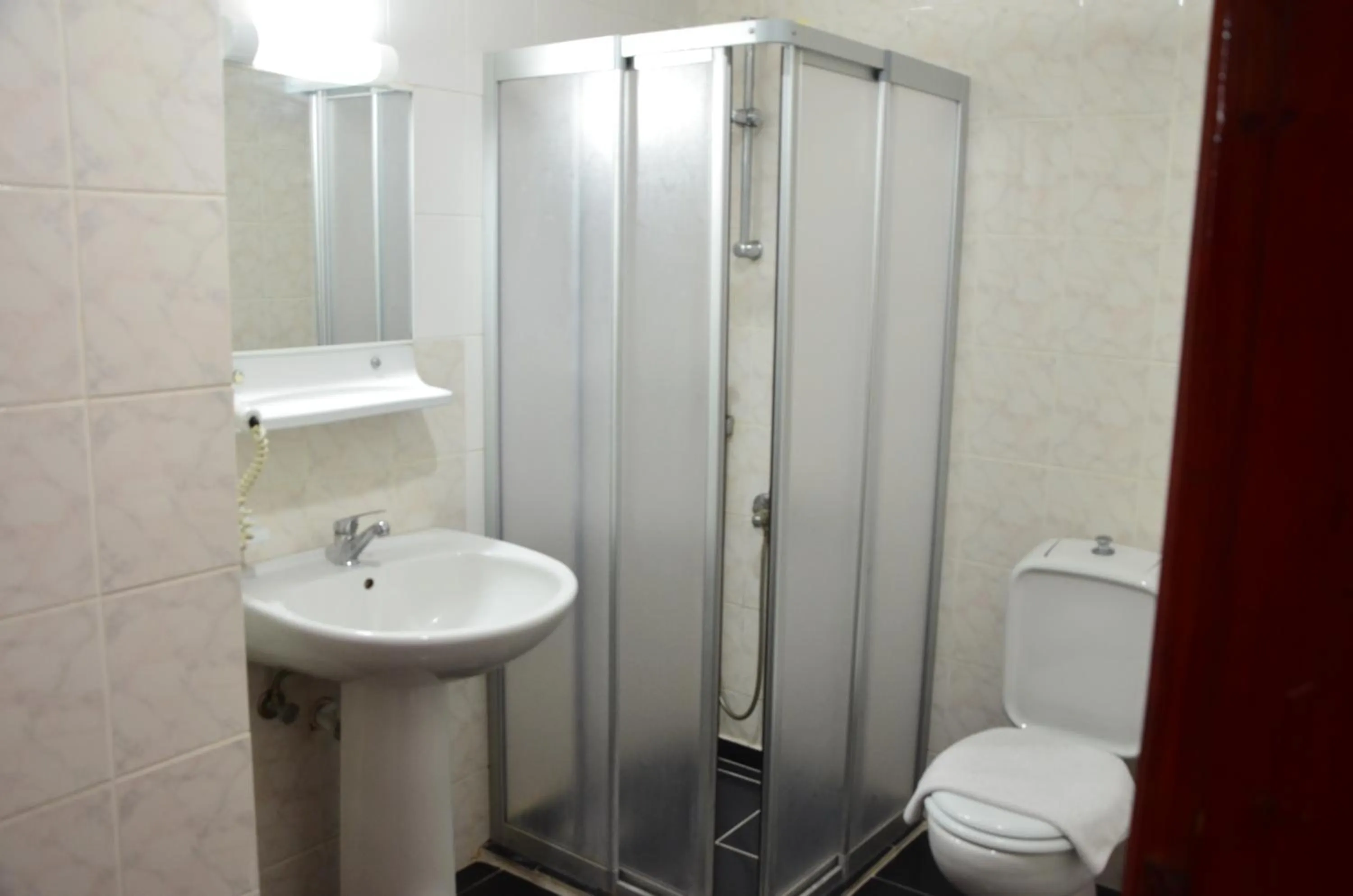 Shower in Maren Beach Apart Hotel