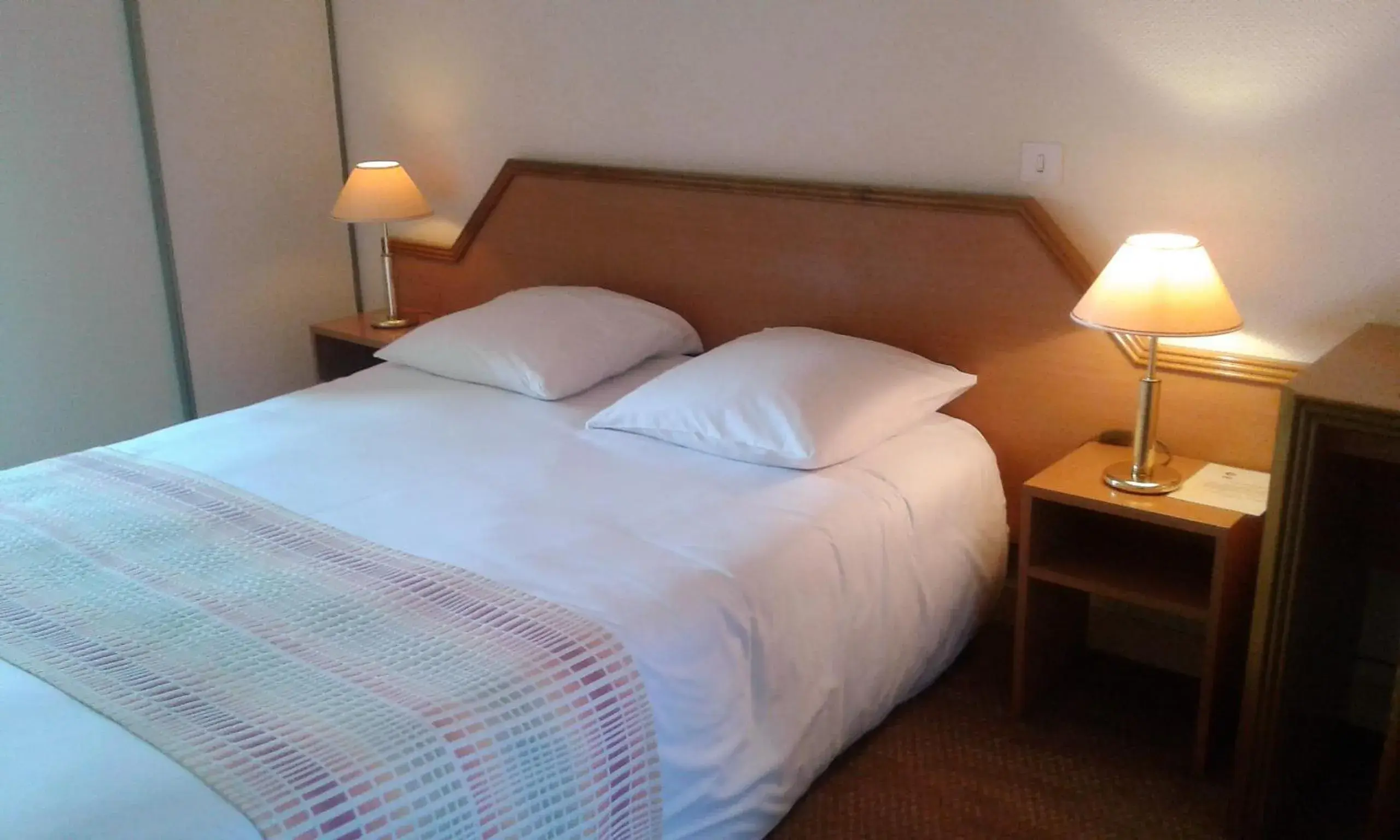 Double Room with Street View in Hotel Restaurant Le Capricorne Double Room with Street View in Hotel Restaurant Le Capricorne