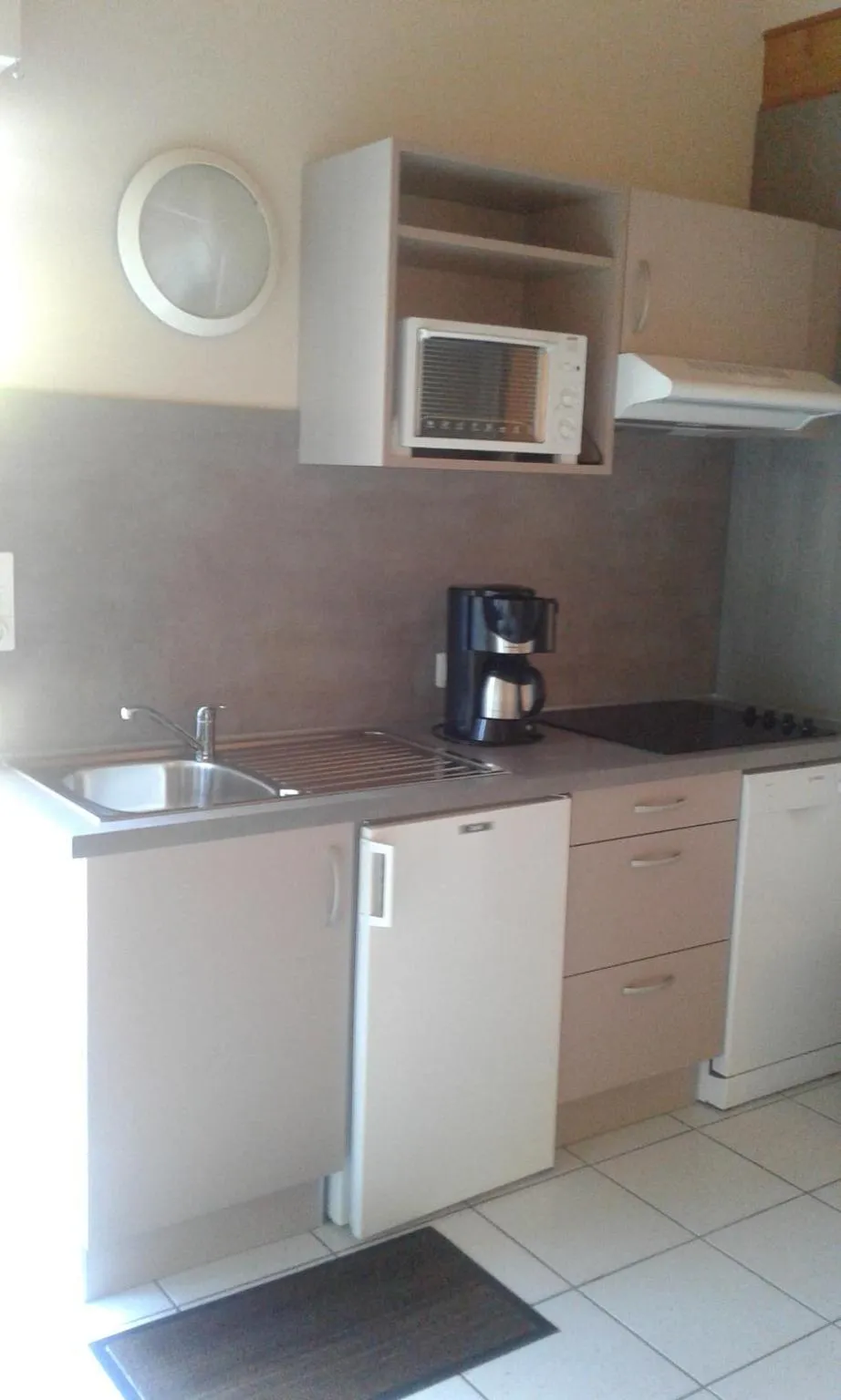 Kitchen or kitchenette in Hotel Restaurant Le Capricorne