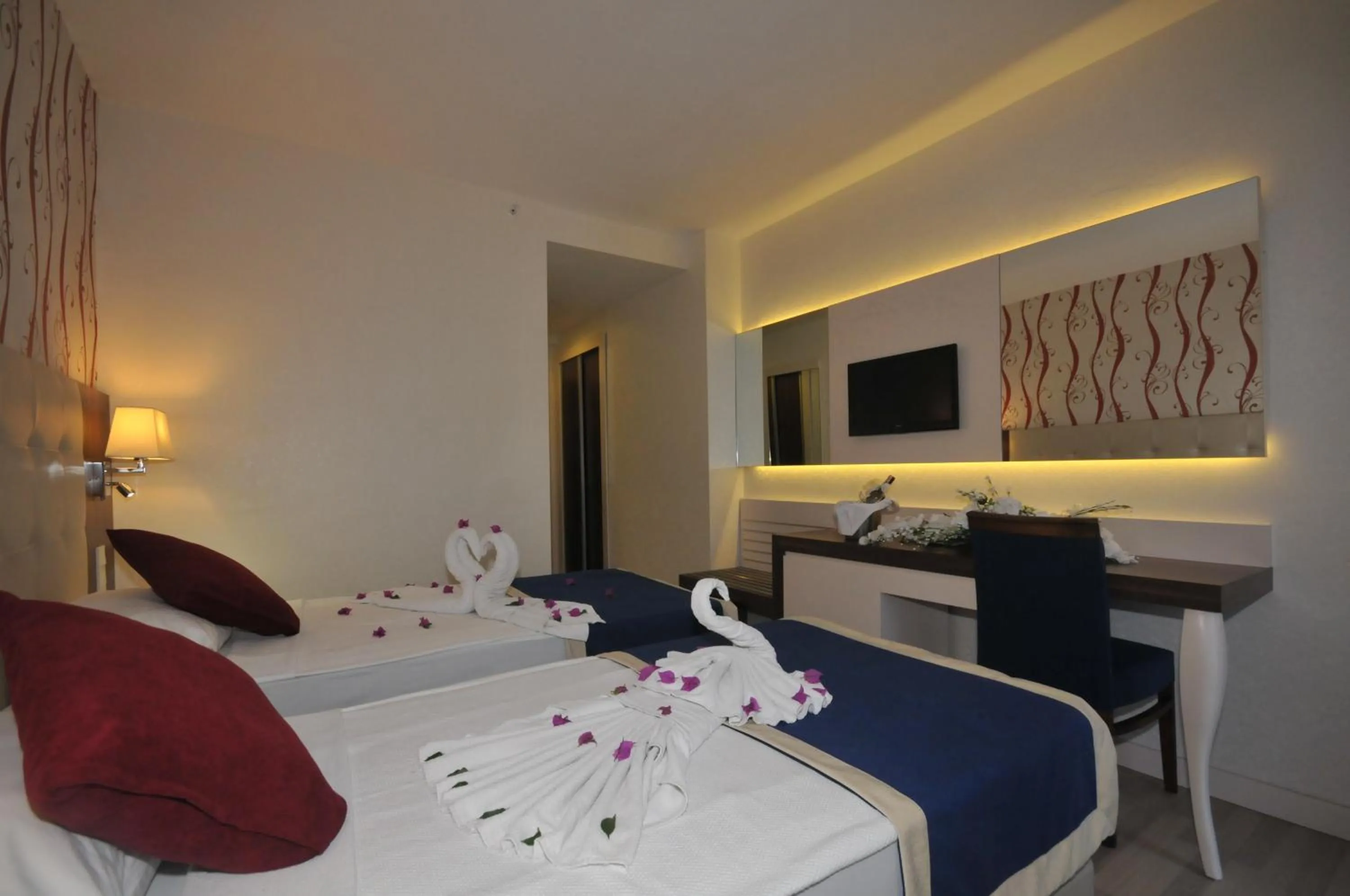 Photo of the whole room, Bed in Kleopatra Micador Otel