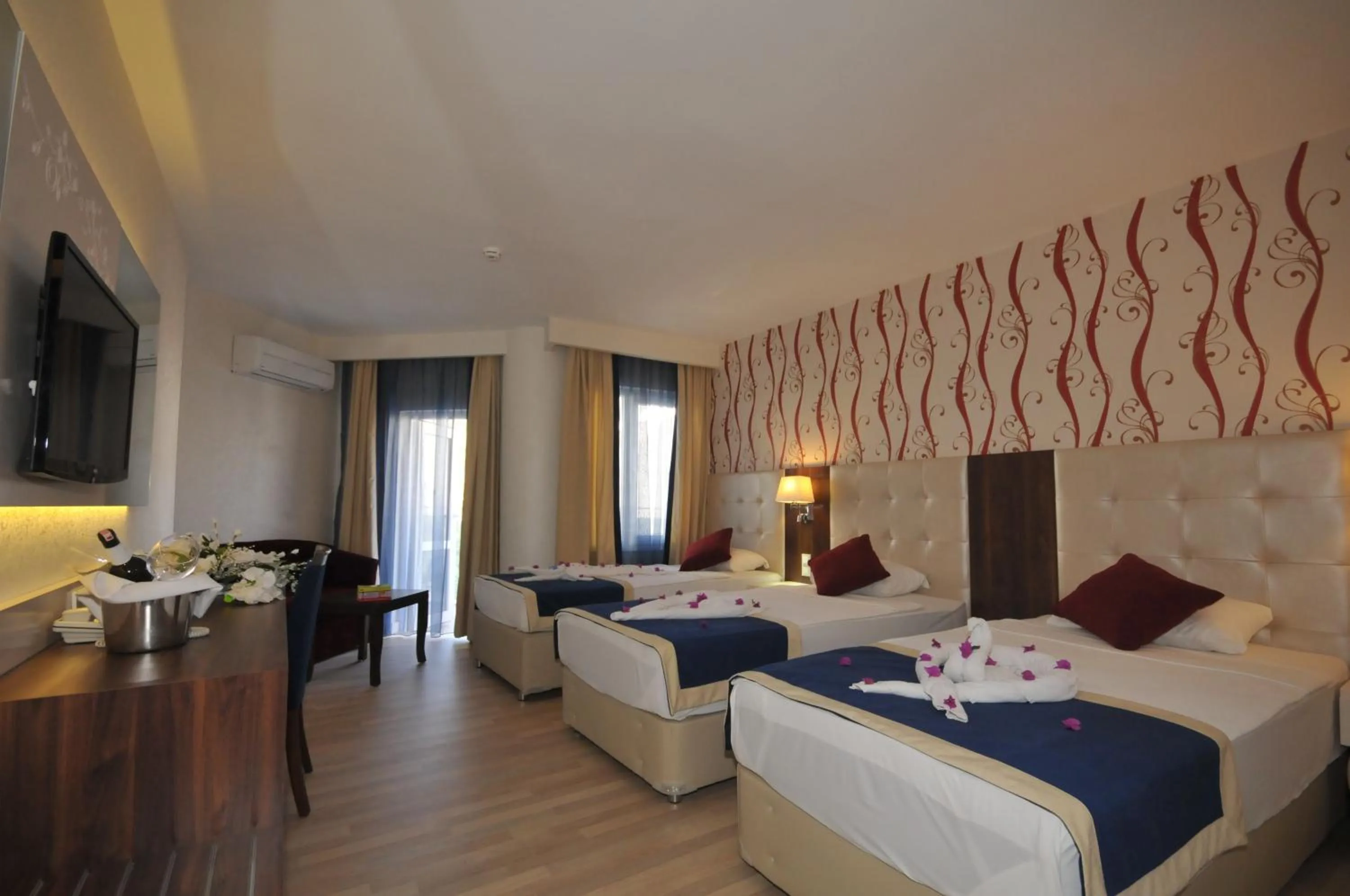 Photo of the whole room, Bed in Kleopatra Micador Otel