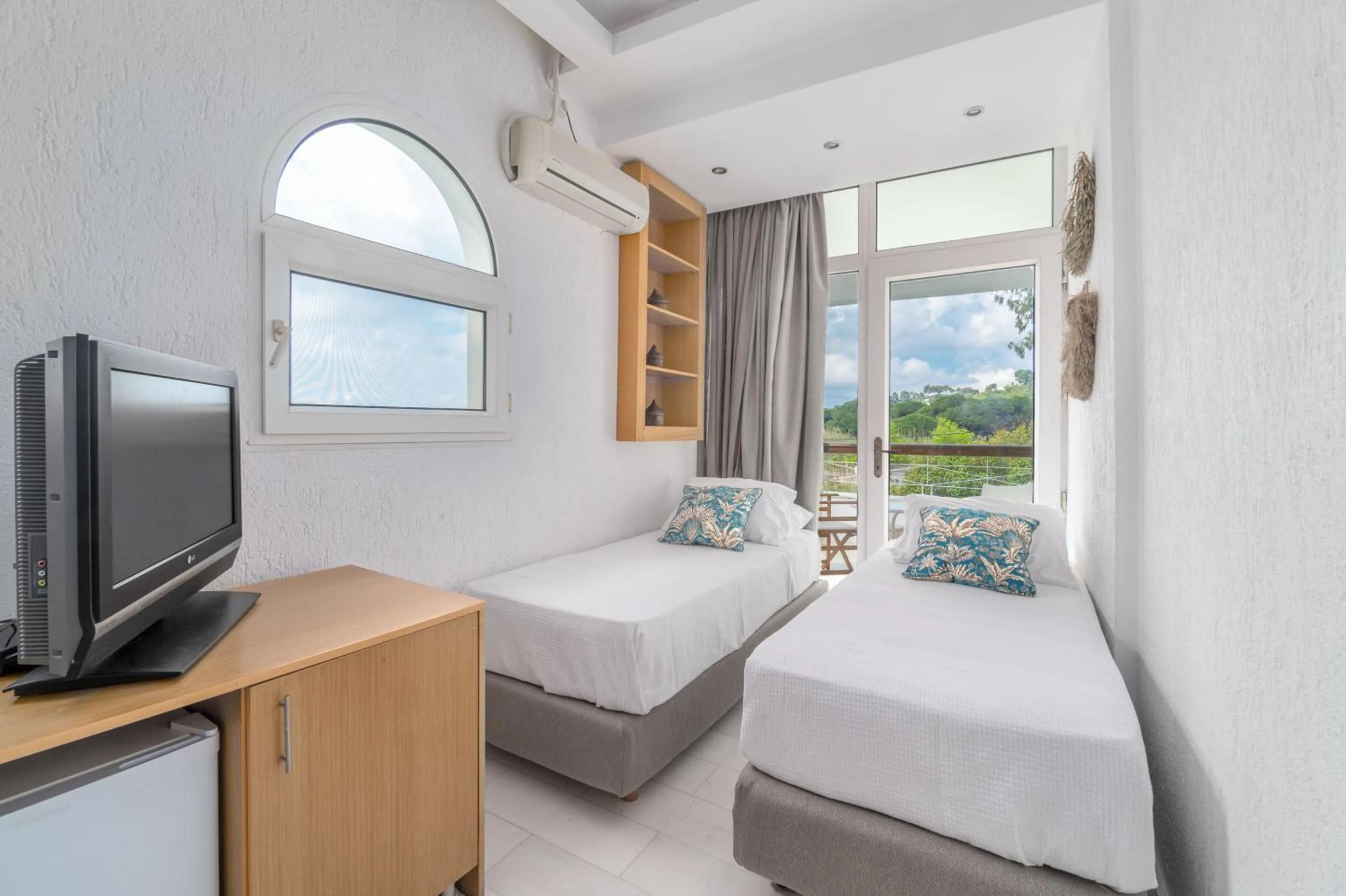 Bed in Arco Beach Hotel