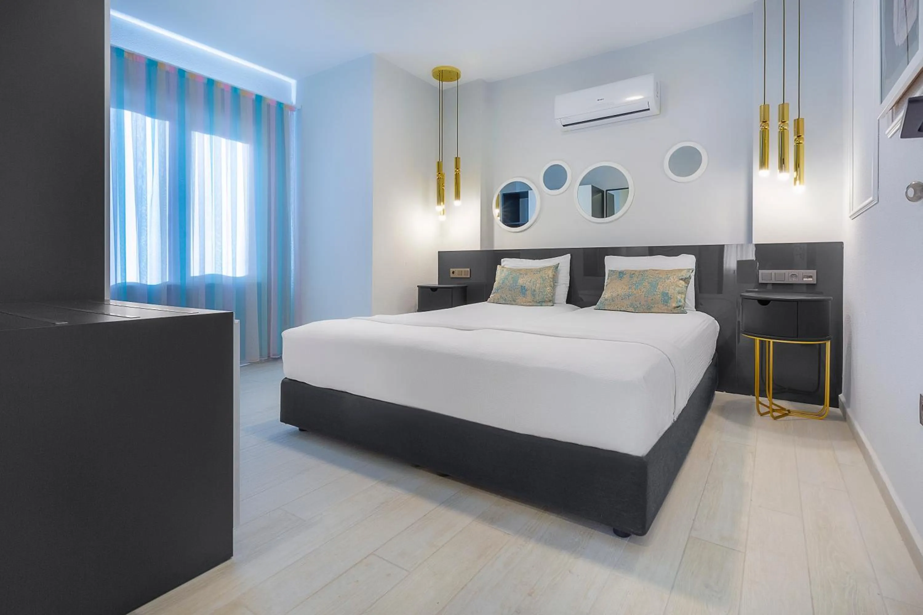 Bed in Twin Apart Hotel