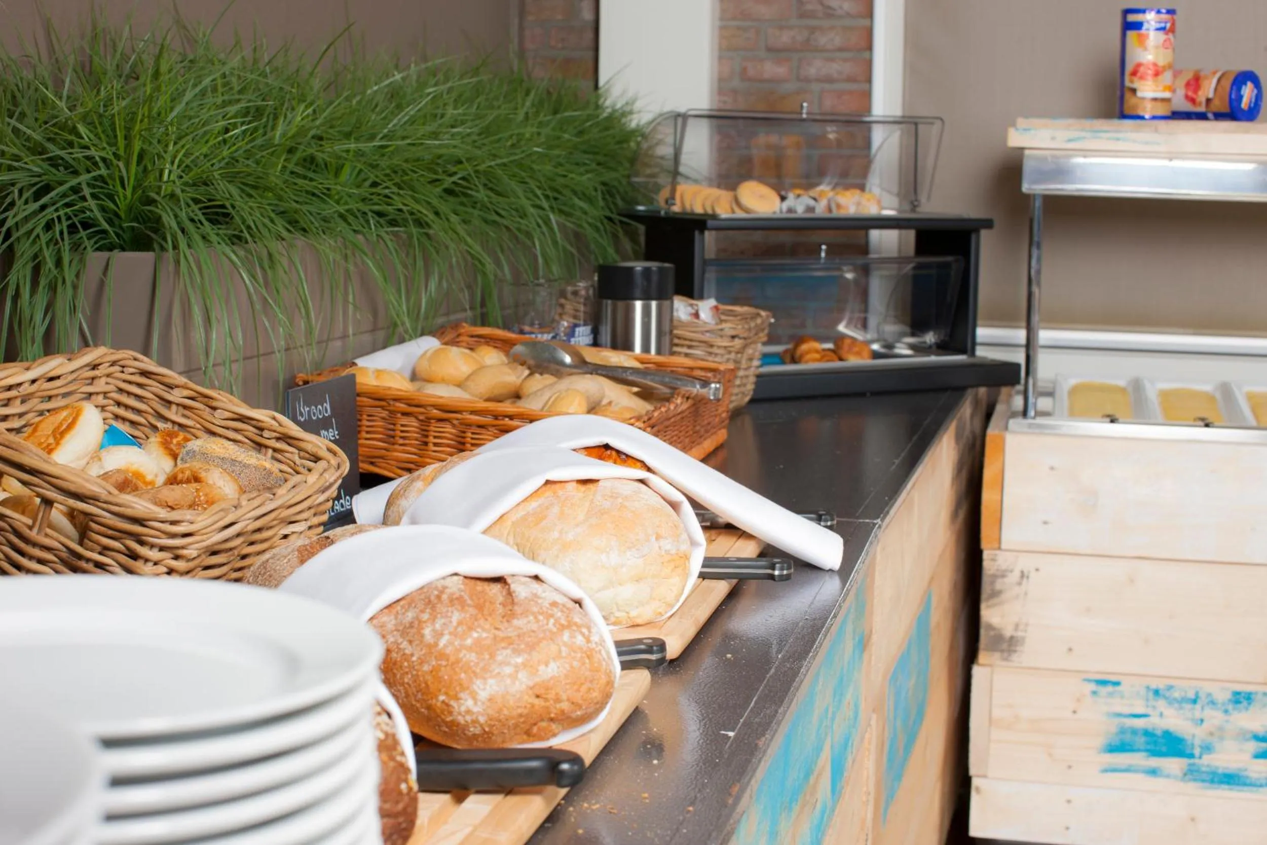 Buffet breakfast in Hotel De Schildkamp