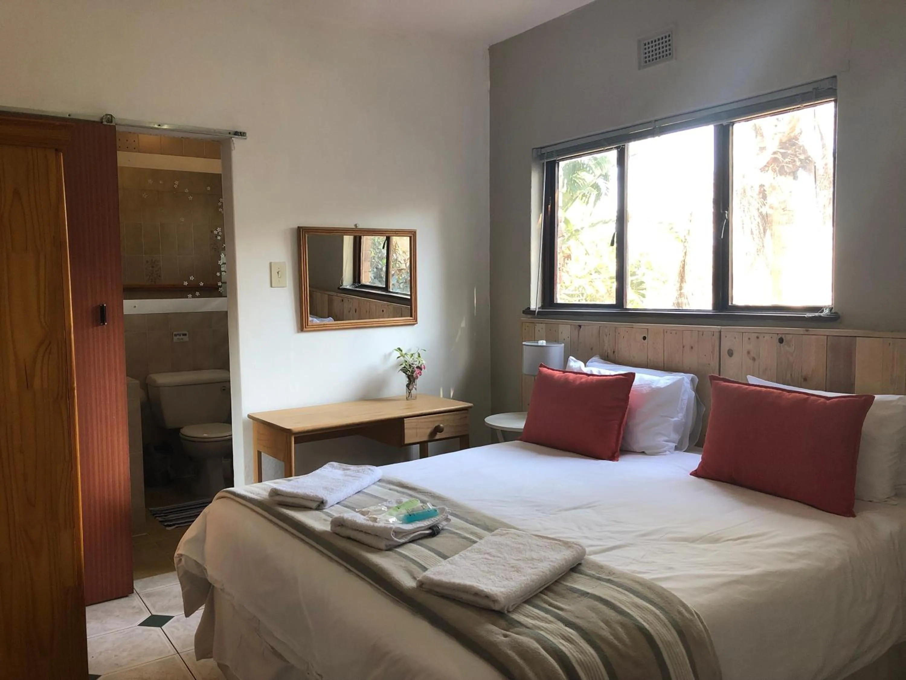 Bed in Seaside Lodge B&B