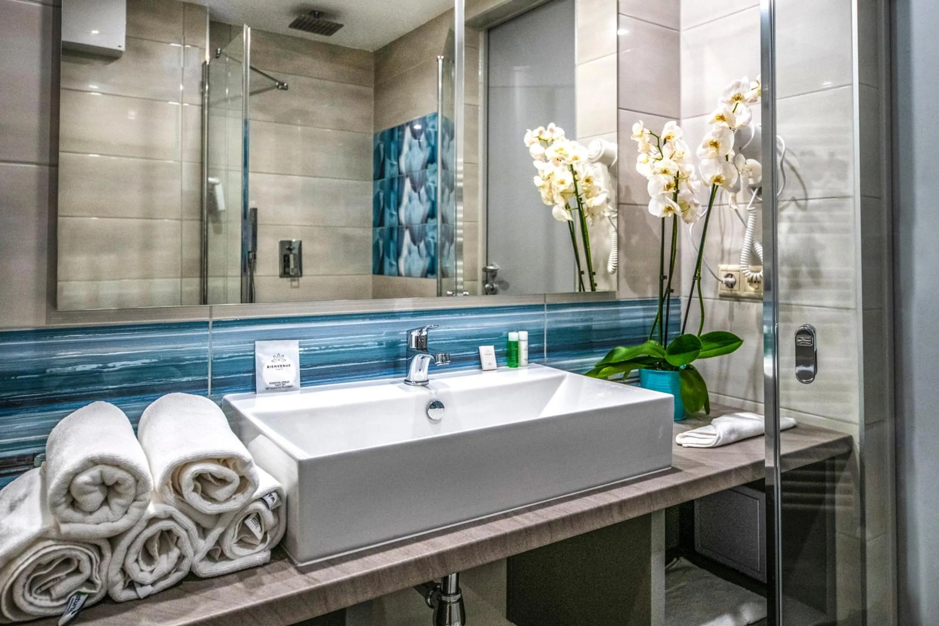 Shower in Open Hotel Szentes