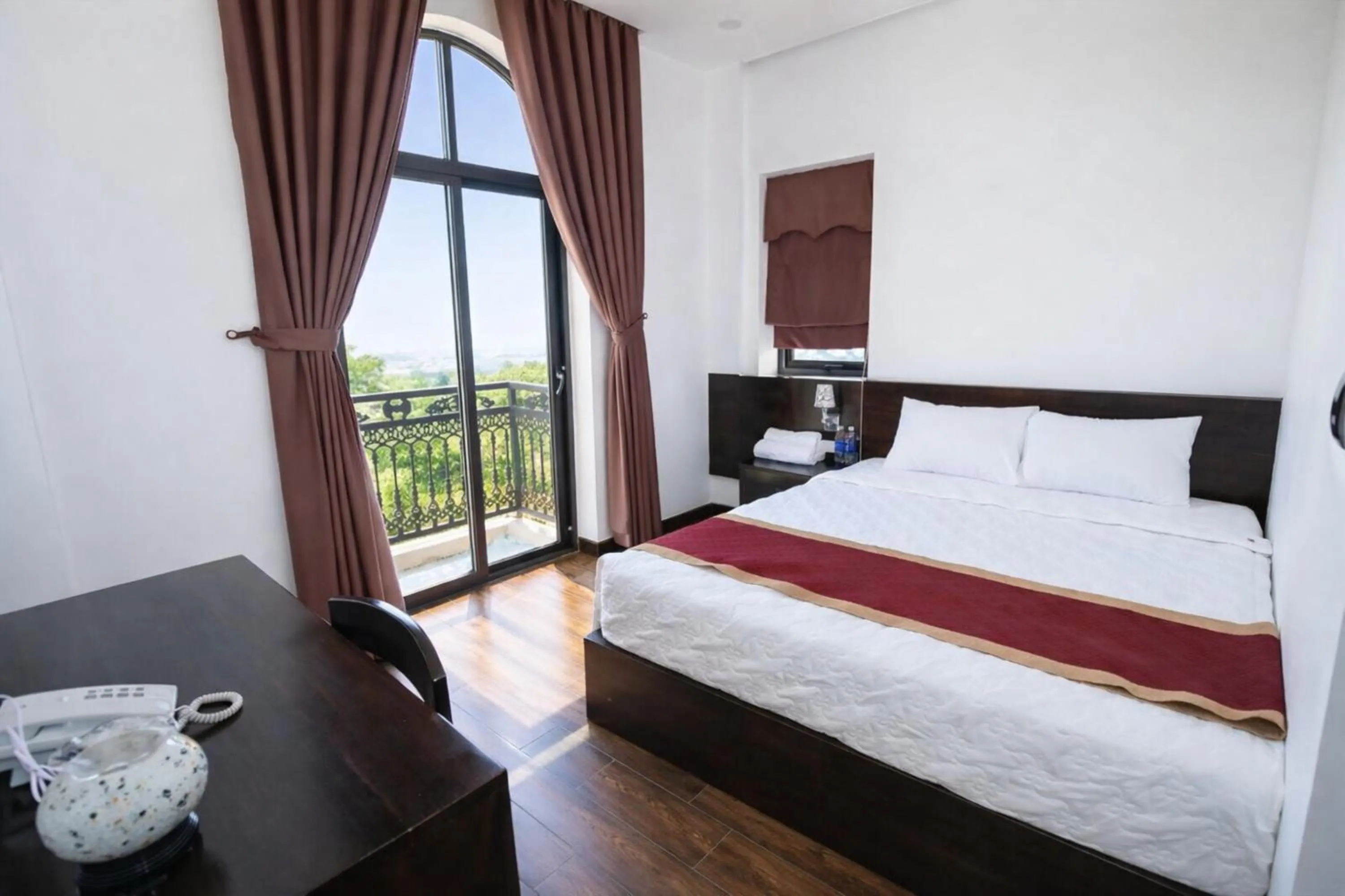 Property building, Bed in Thanh Vy Hotel