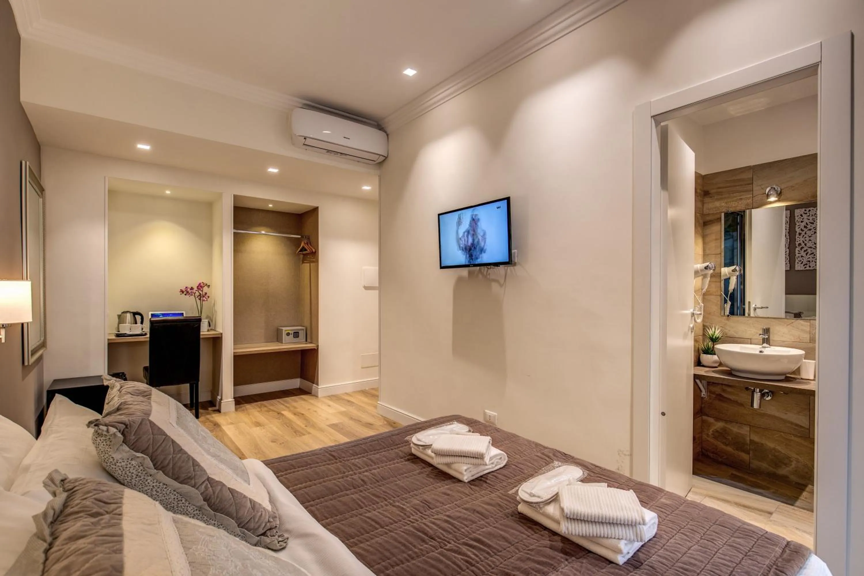 Bed in Chester Suites