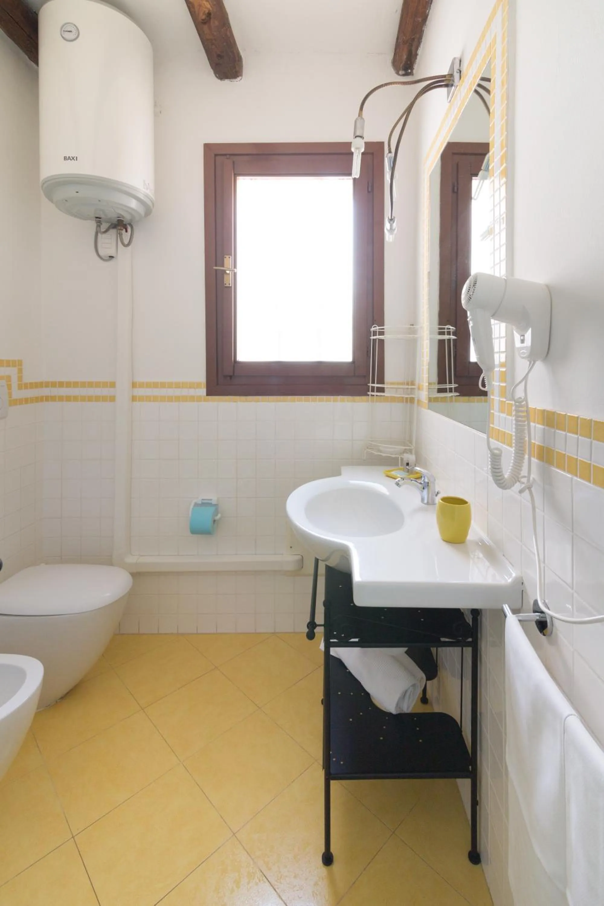 Bathroom in White Sand Residence
