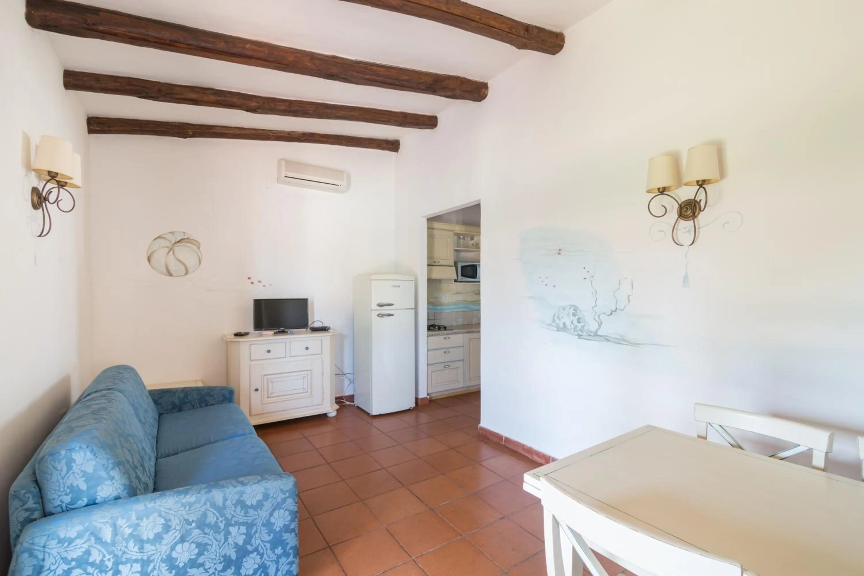 Dining area, Bed in White Sand Residence