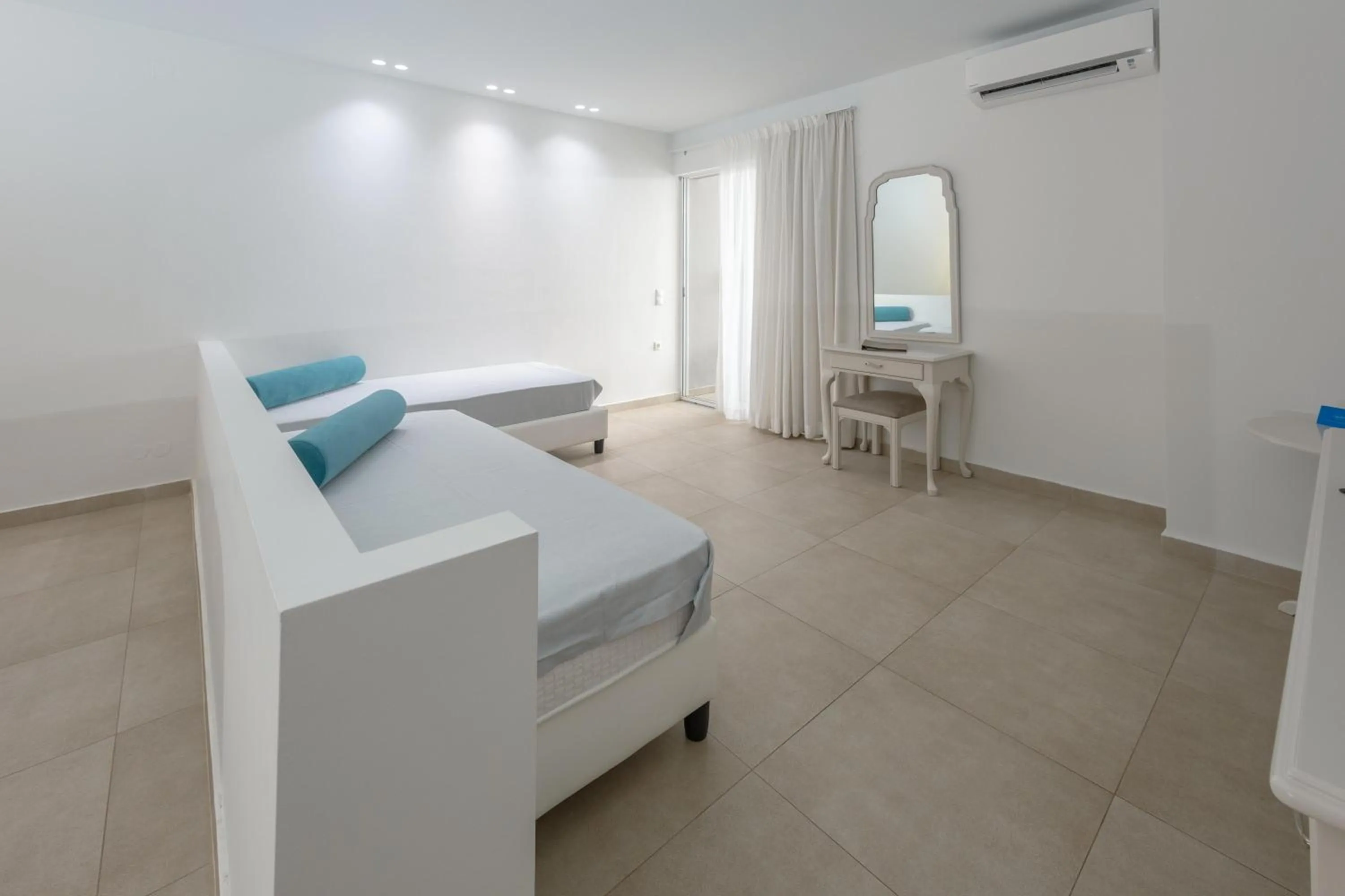 Photo of the whole room, Bed in Dore Boutique Hotel