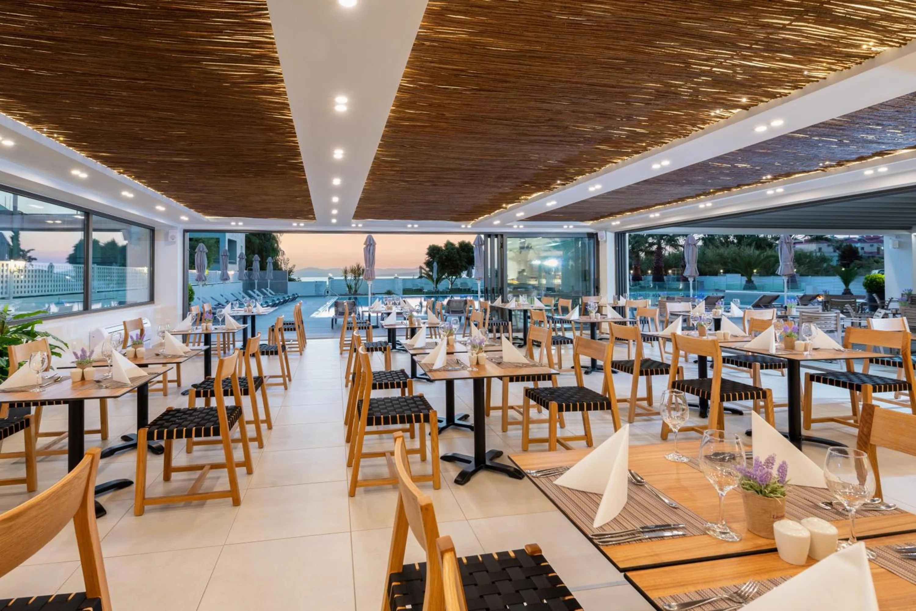 Restaurant/places to eat in Dore Boutique Hotel