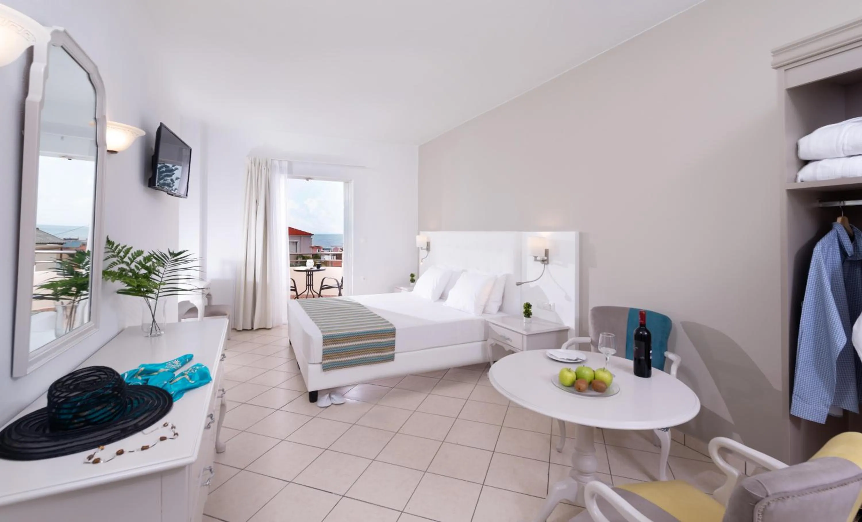 Photo of the whole room, Bed in Dore Boutique Hotel