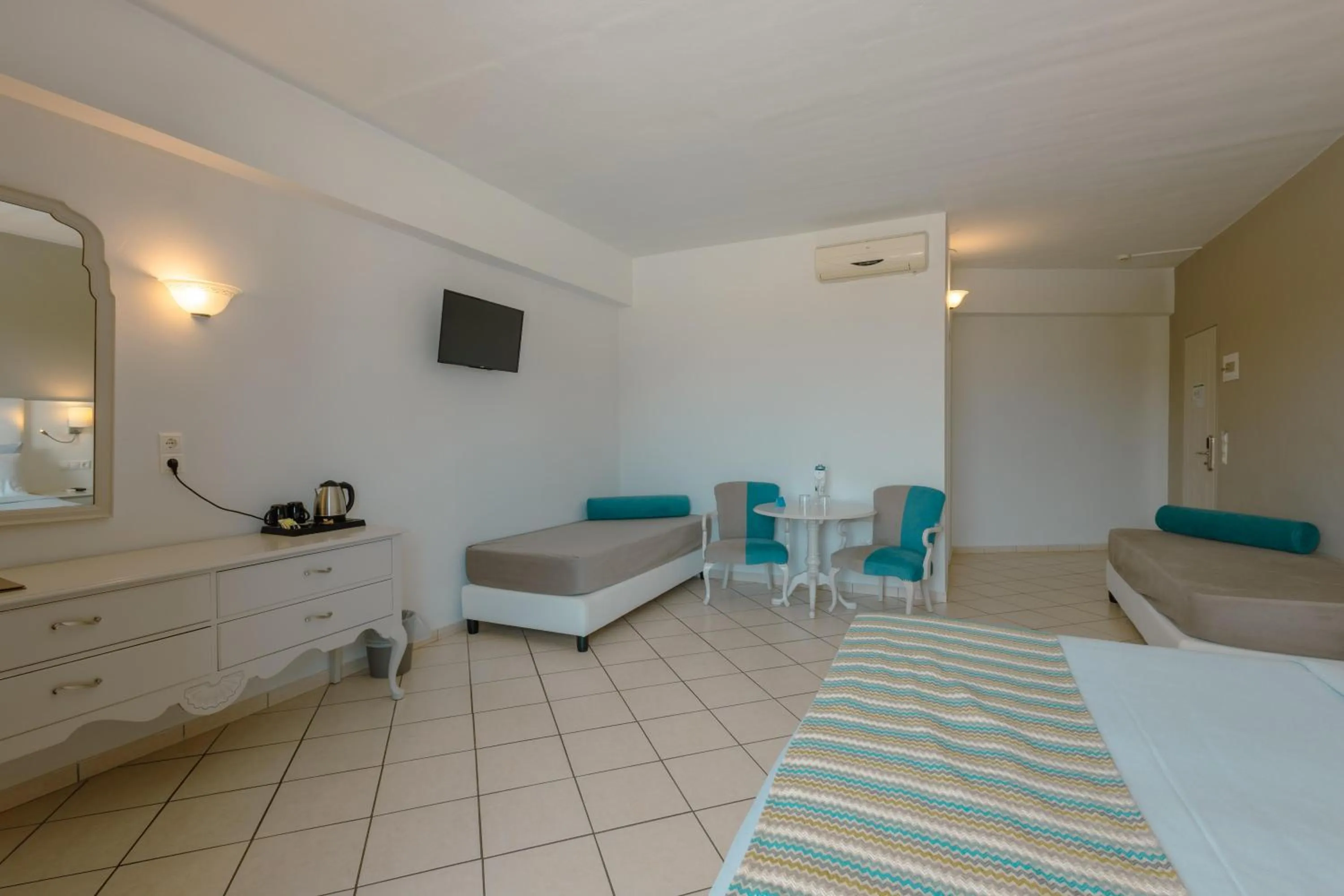 Photo of the whole room, Bed in Dore Boutique Hotel