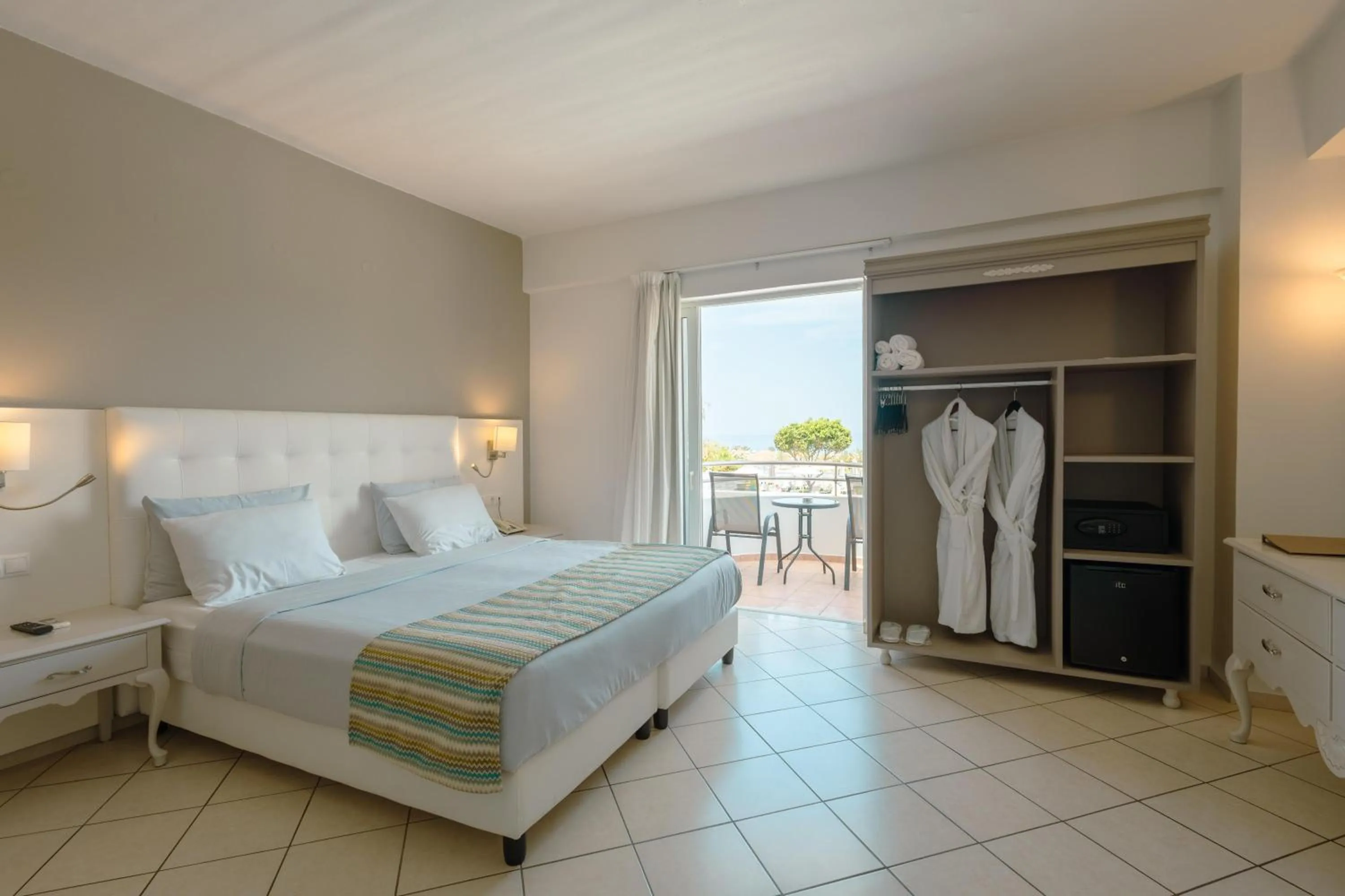 Photo of the whole room, Bed in Dore Boutique Hotel