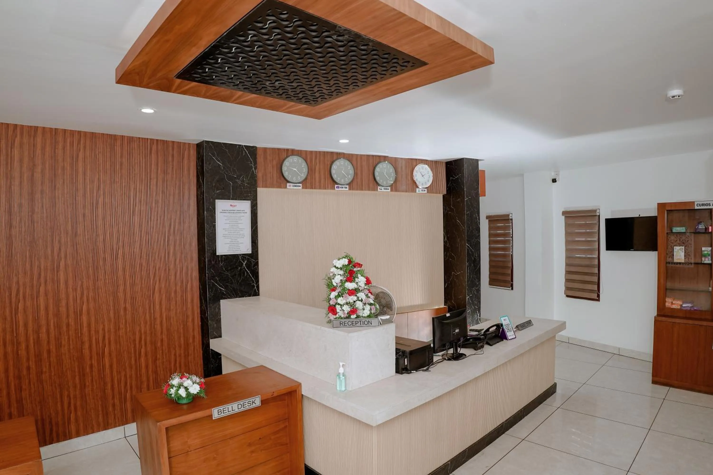 Lobby or reception in Queens Hotel