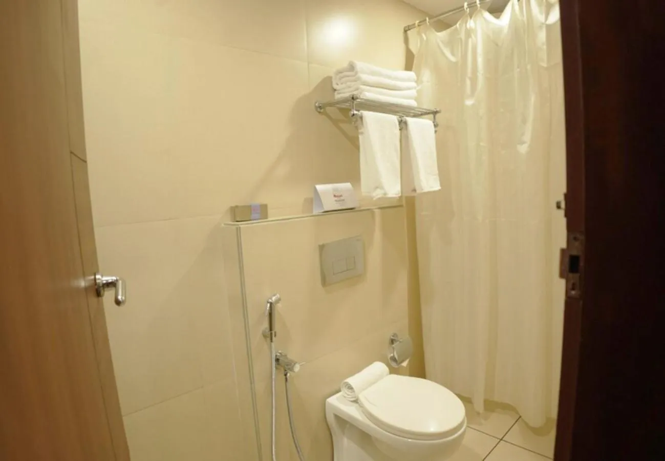 Shower in Queens Hotel