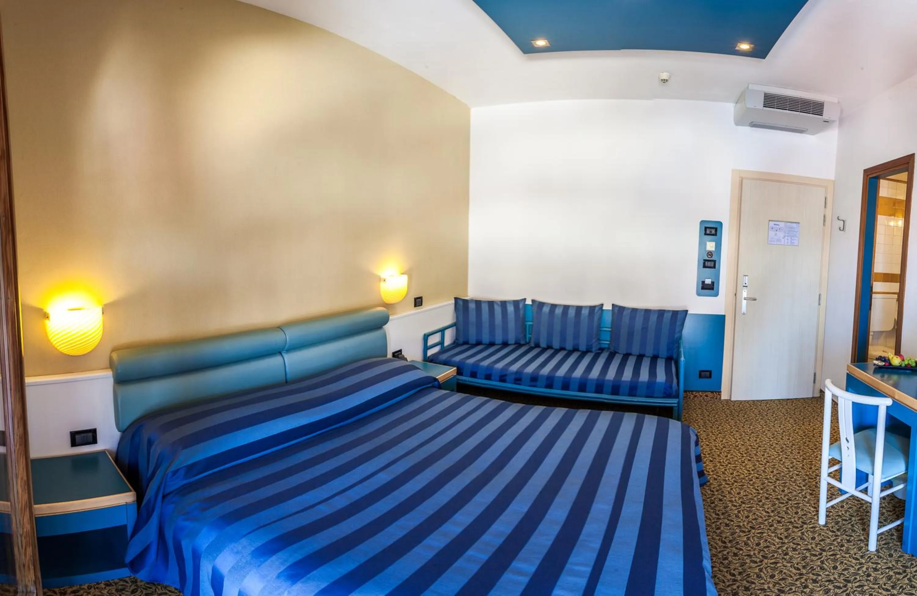 Bedroom, Bed in Hotel Christian