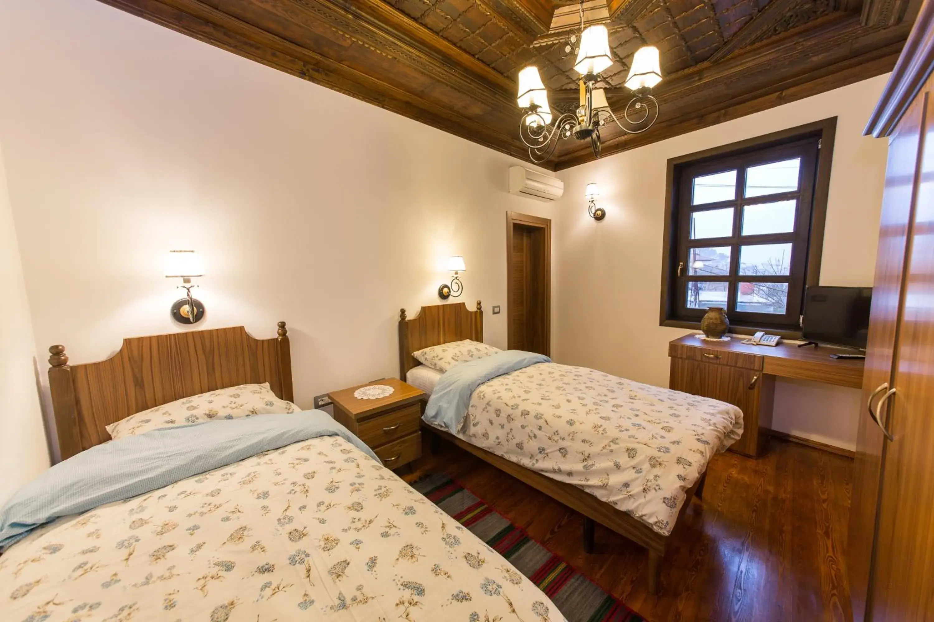 Twin Room with City View in Hotel Onufri Twin Room with City View in Hotel Onufri