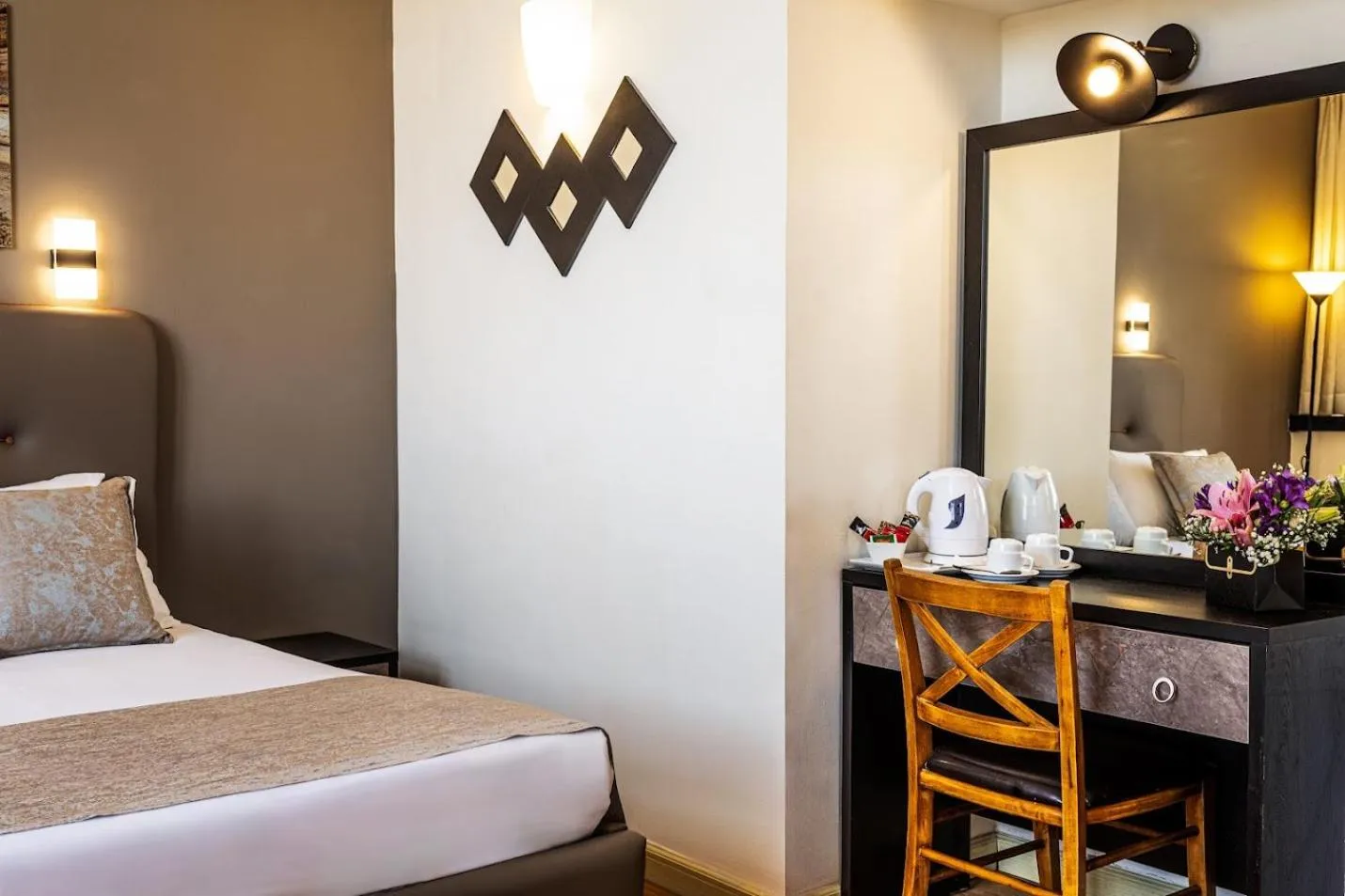 Coffee/tea facilities, Bed in Inbar Hotel