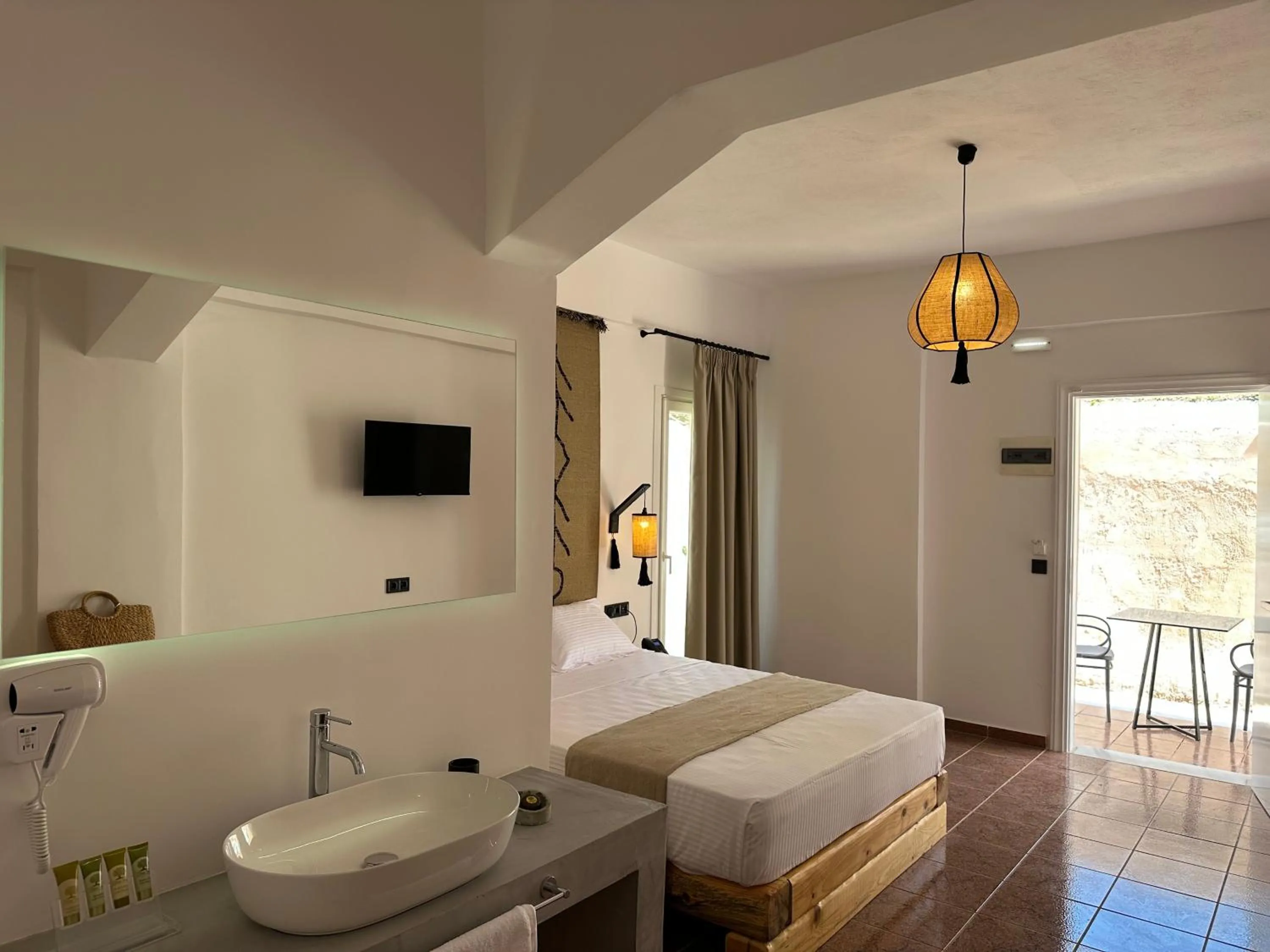 Bathroom, Bed in Armeno Resort