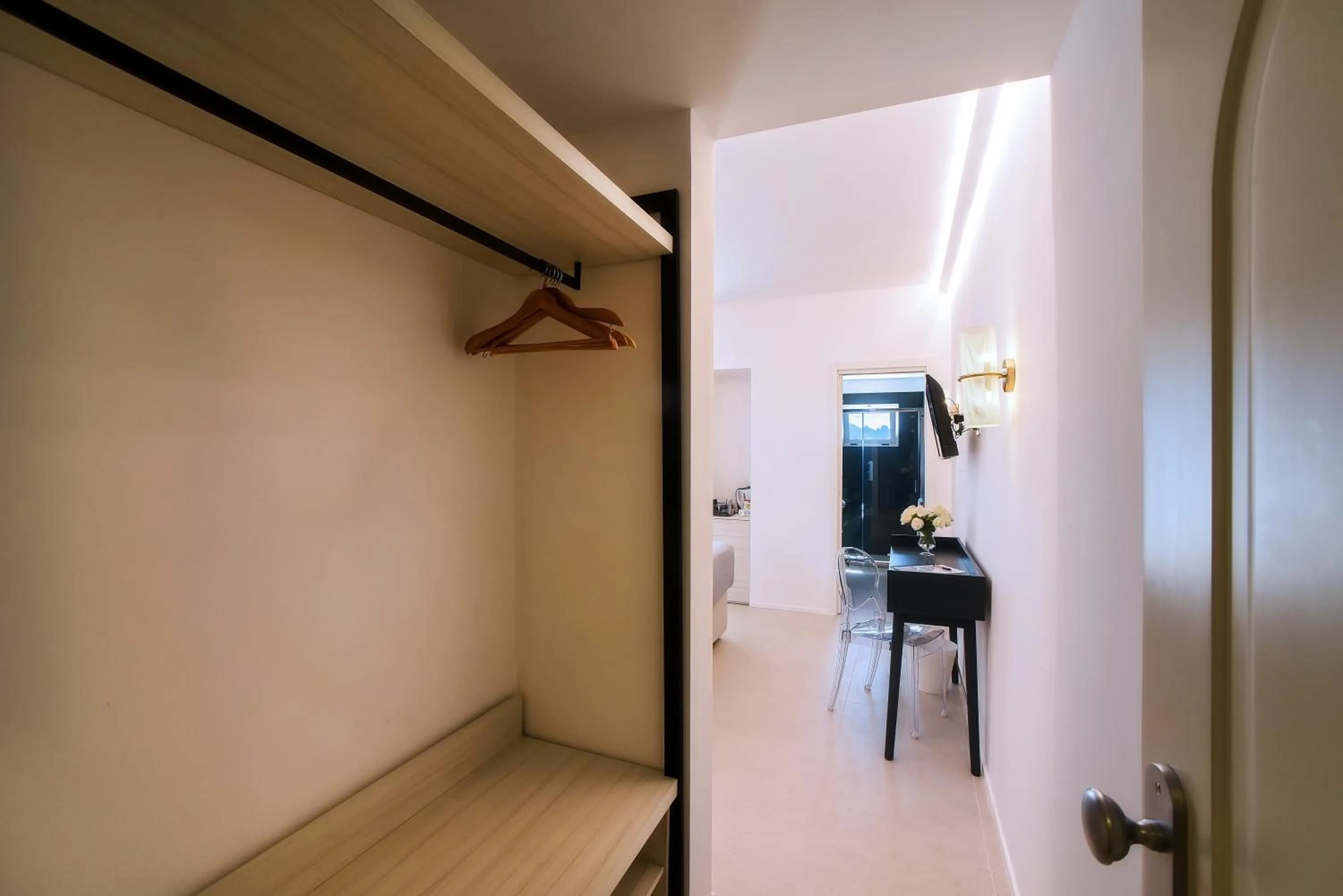 wardrobe in Garden Ravello