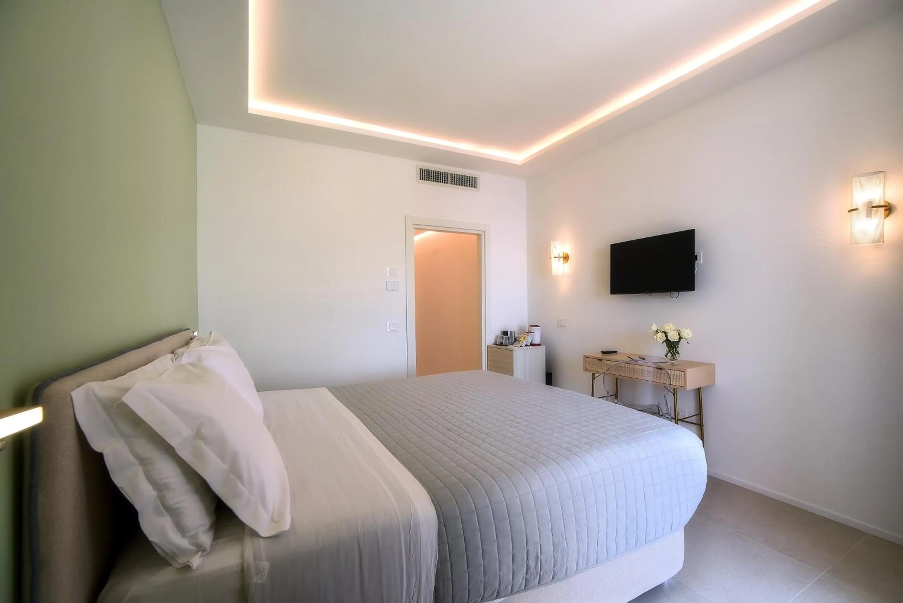 Bed in Garden Ravello