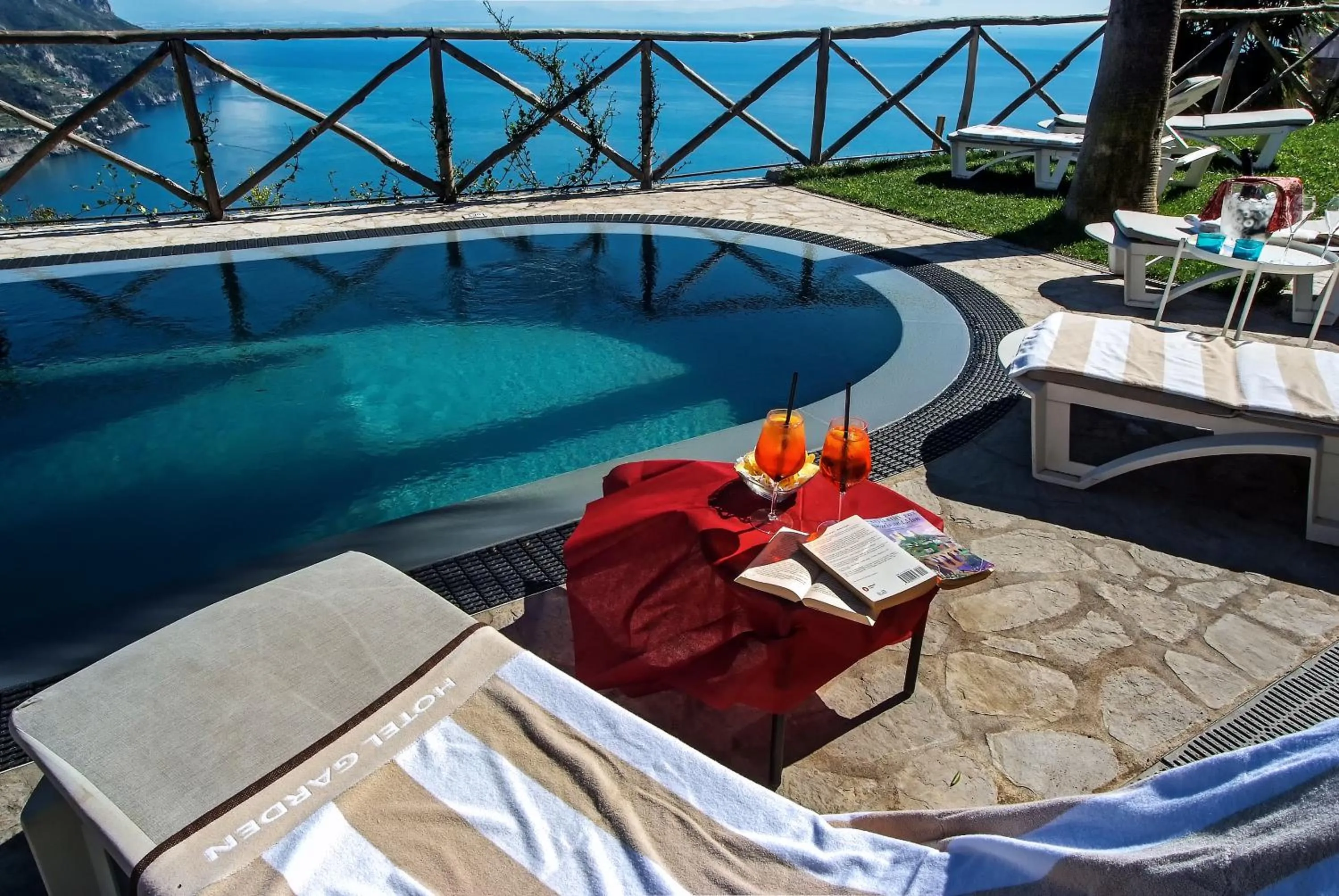 Swimming pool in Garden Ravello