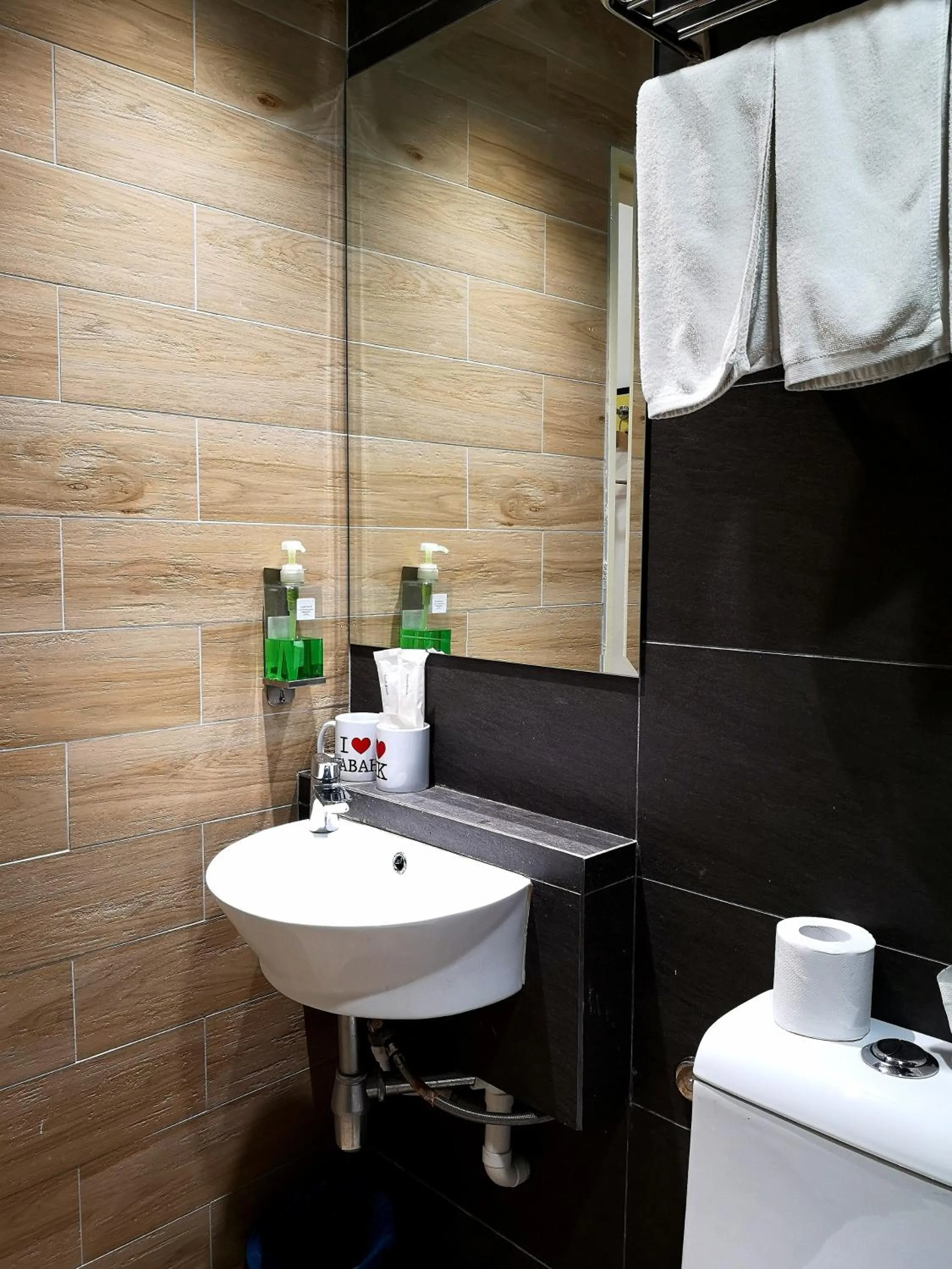 Bathroom in Qlio Hotel