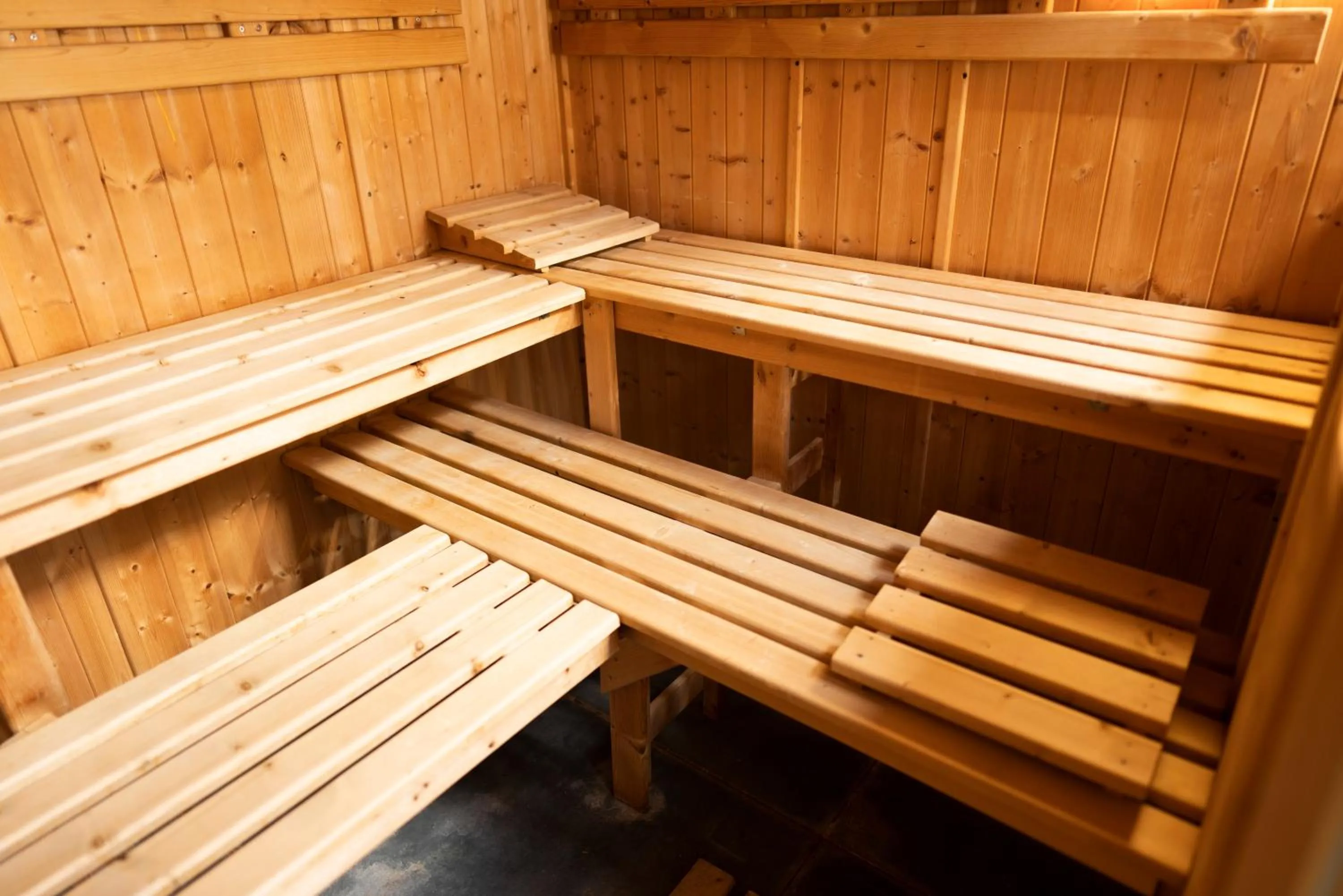 Sauna in Logis Hotel Restaurant SPA Les Oliviers
