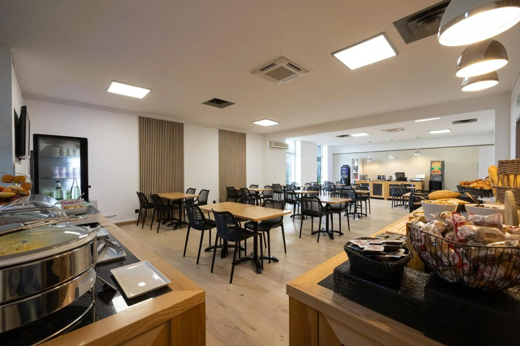 Breakfast in Logis Hotel Restaurant SPA Les Oliviers