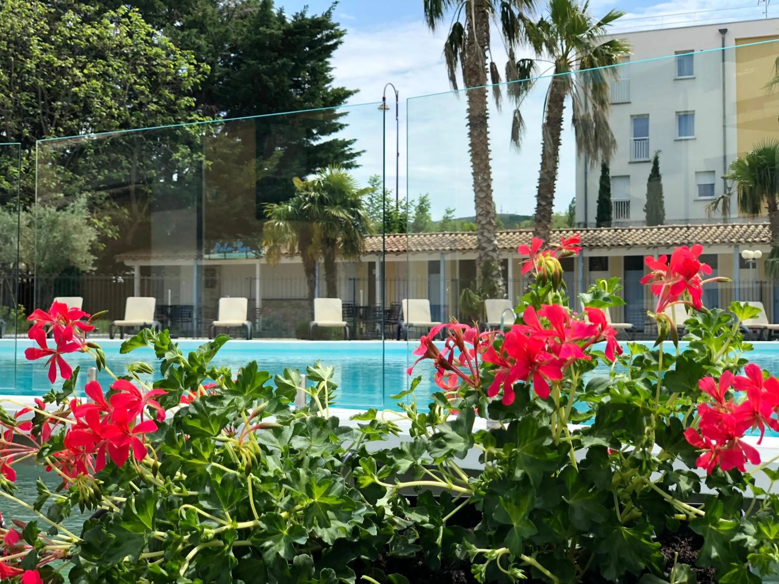 Day in Logis Hotel Restaurant SPA Les Oliviers