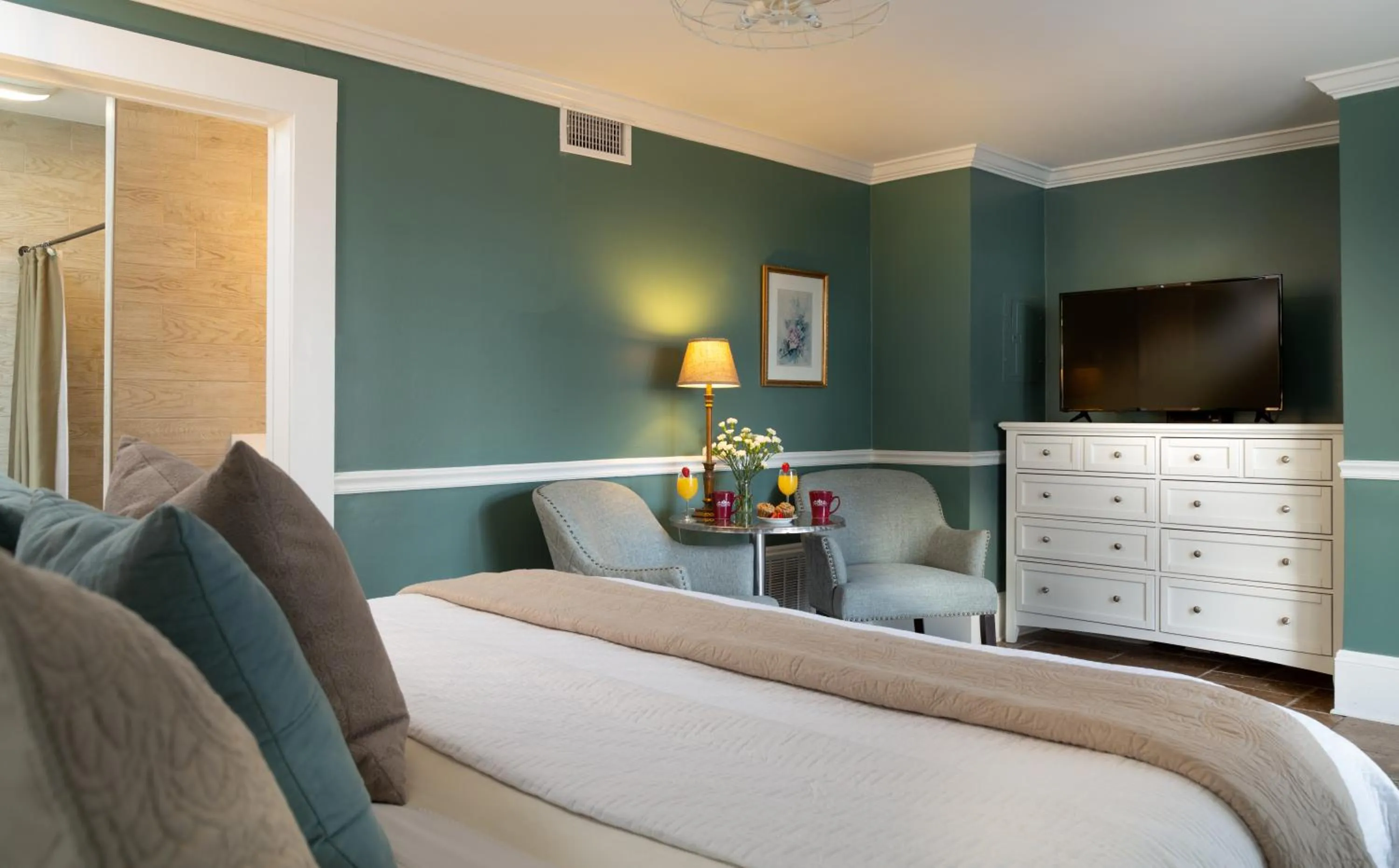 Bed in Bayfront Marin House