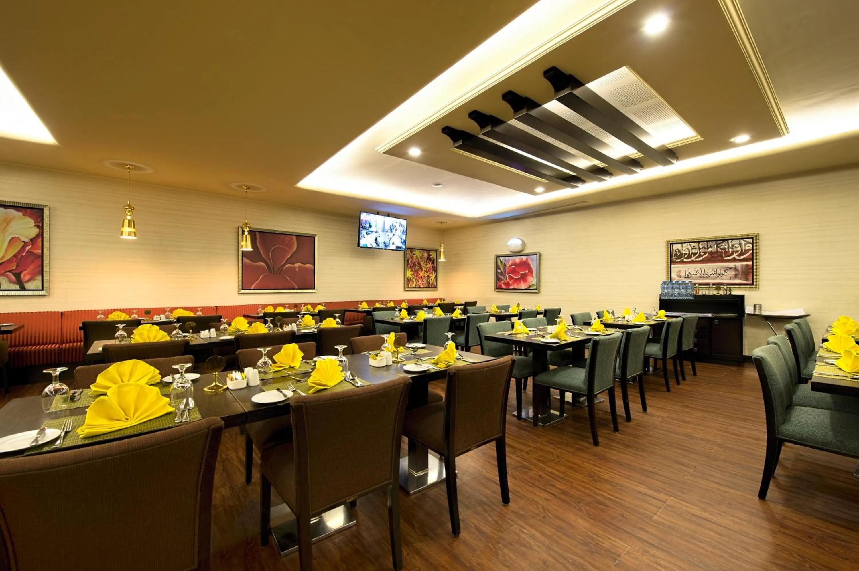 Restaurant/places to eat in Al Ghufran Safwah Hotel Makkah