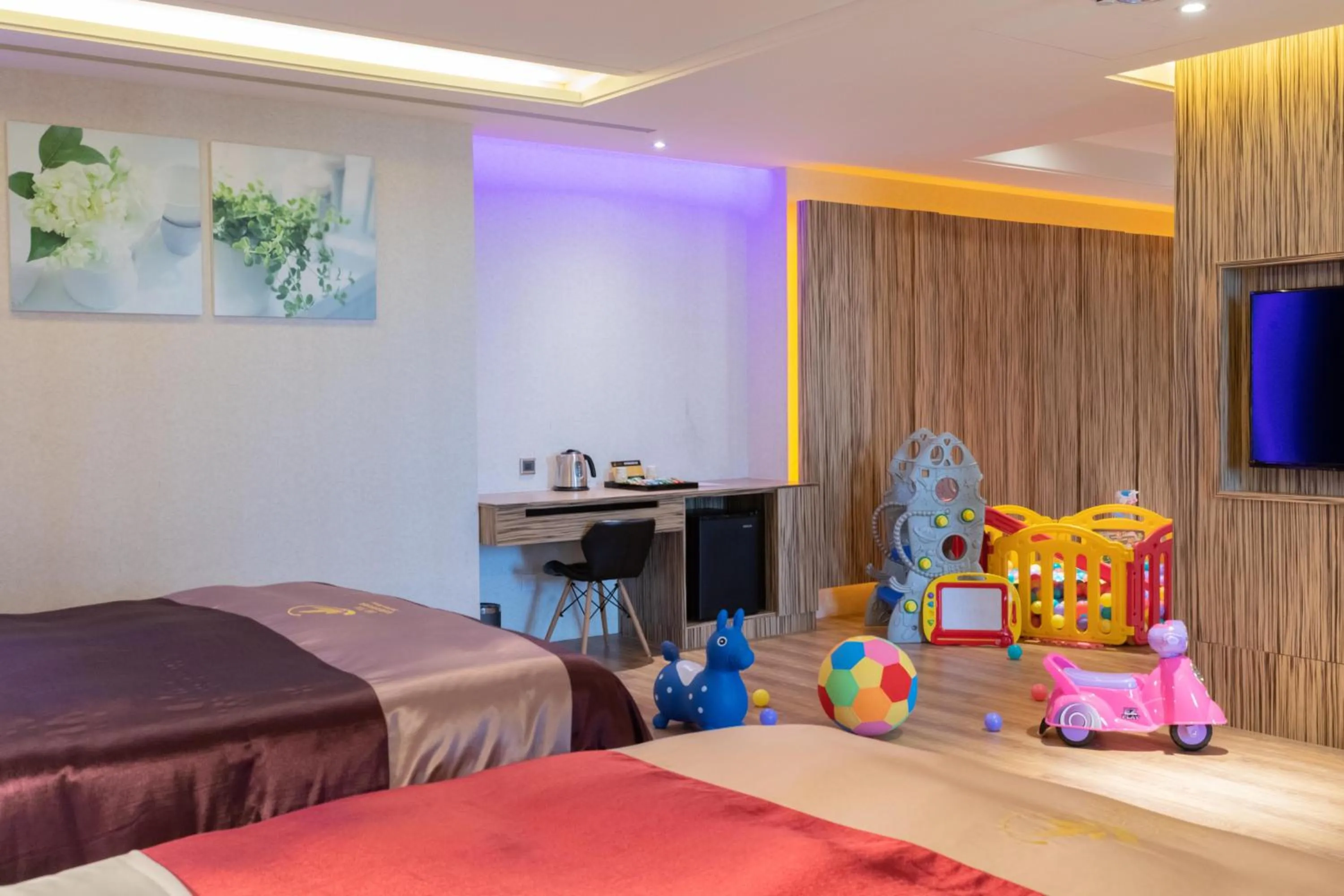 Children play ground, Bed in 覓玥精品時尚旅館 Mi Yue Boutique Motel