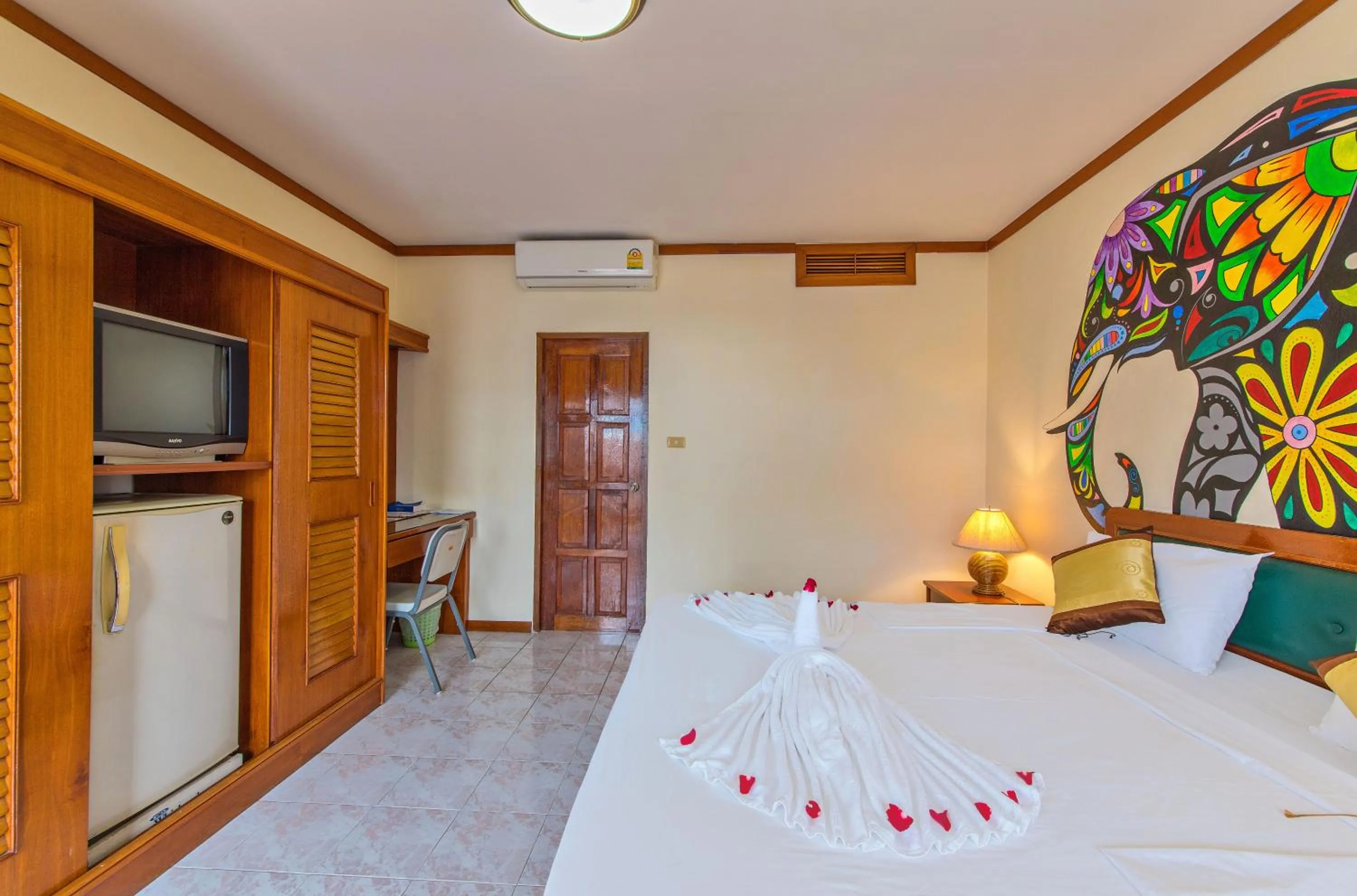 Photo of the whole room, Bed in Panda Hotel