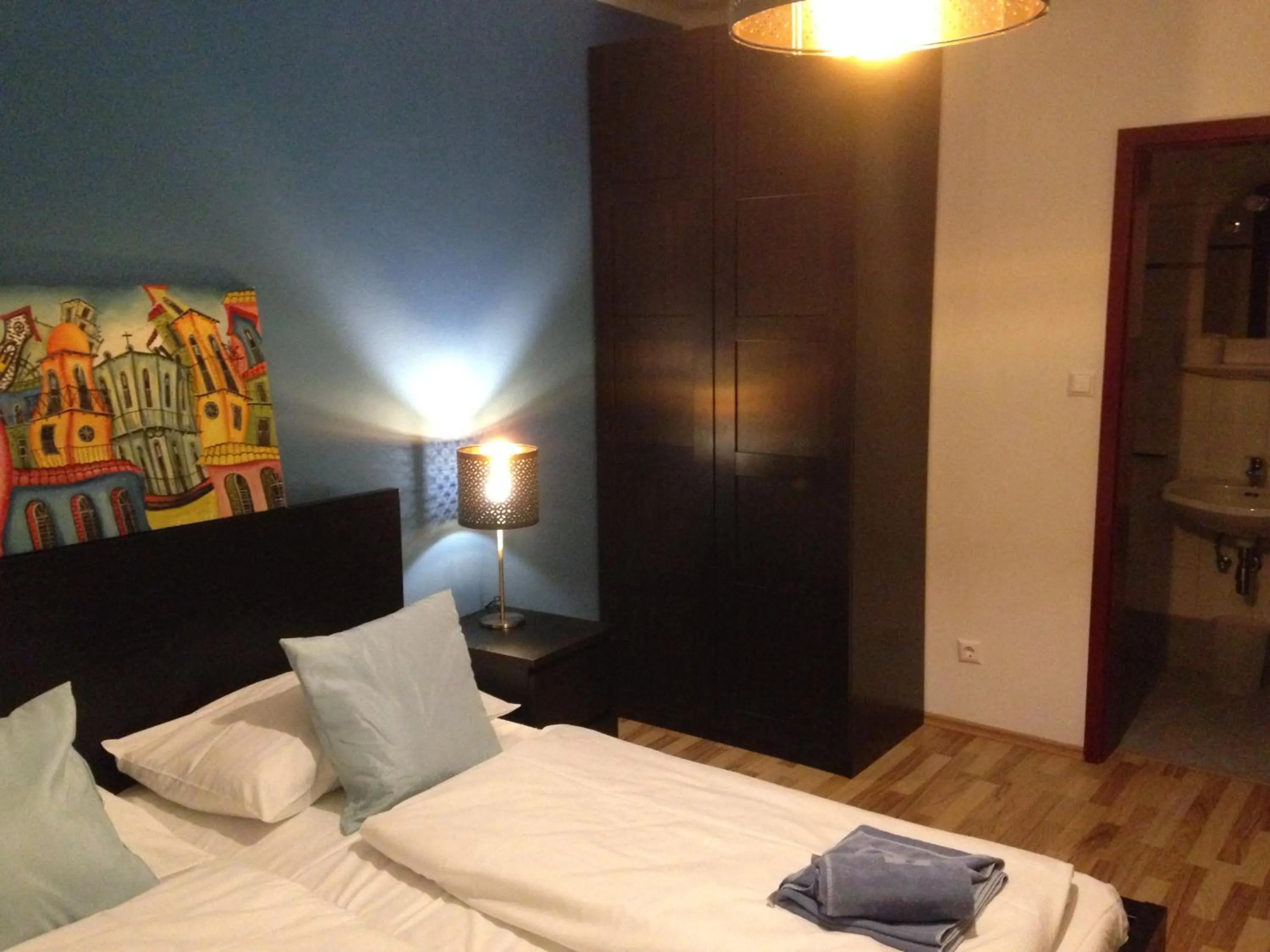 Bathroom, Bed in Jerà am Furtnerteich Hotel-Ristorante&Relax