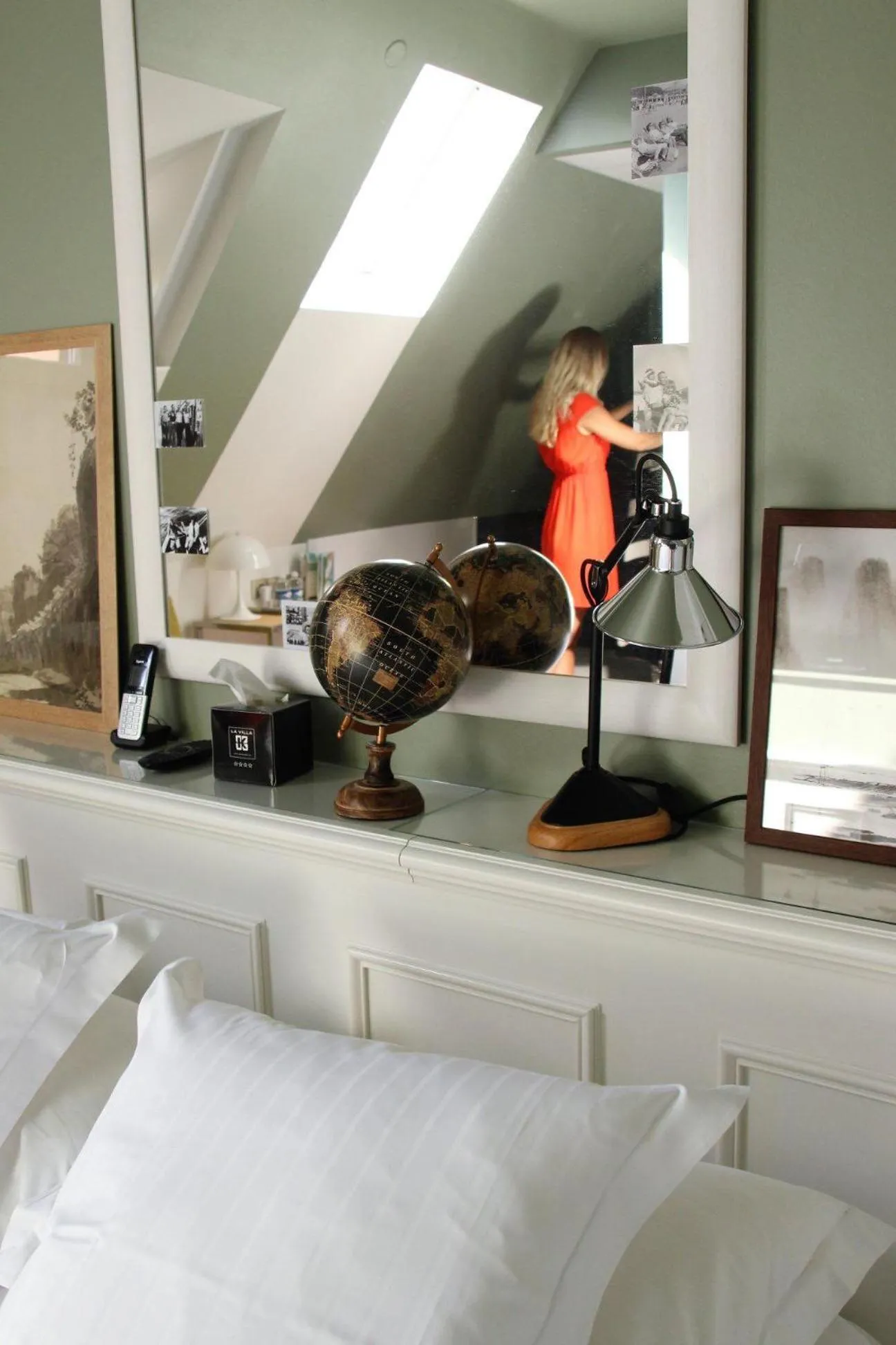 Decorative detail, Bed in Hôtel et Spa La Villa K - Basel Airport